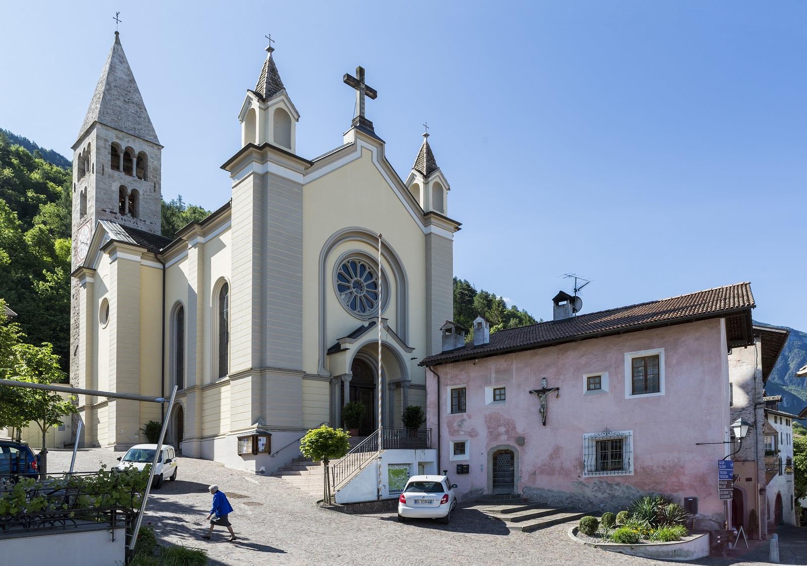 Parco giochi Piazza delle feste Montagna 1 suedtirol.info