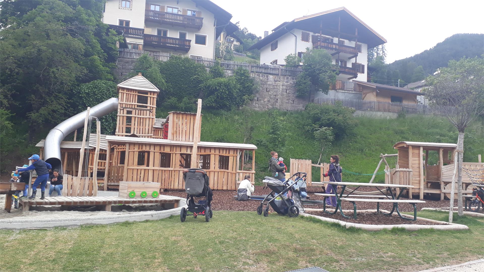 Parco giochi Passeggiata Luis Trenker Ortisei 2 suedtirol.info