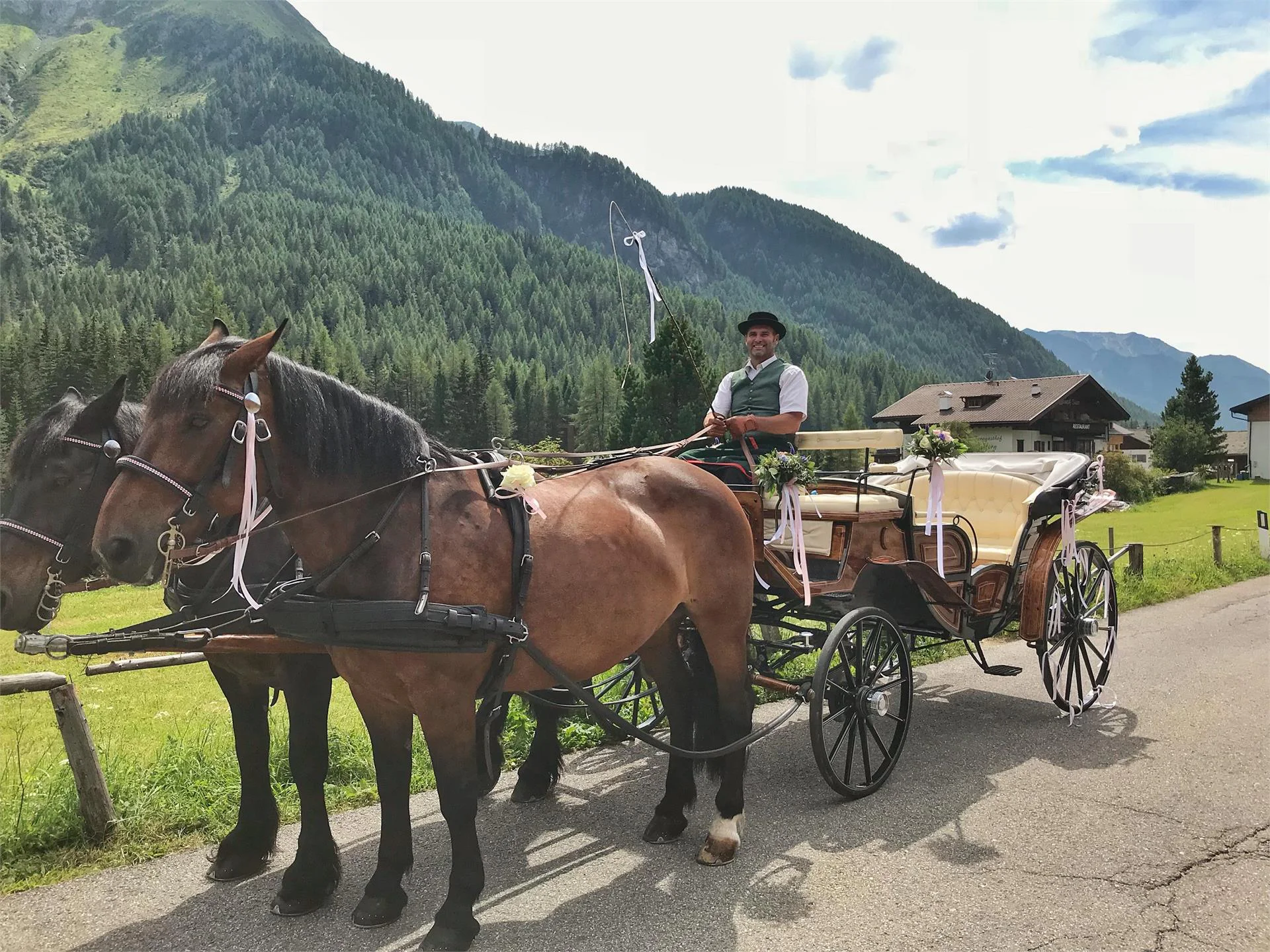 Horse carriage and sleigh rides Obergruberhof Ahrntal/Valle Aurina 2 suedtirol.info