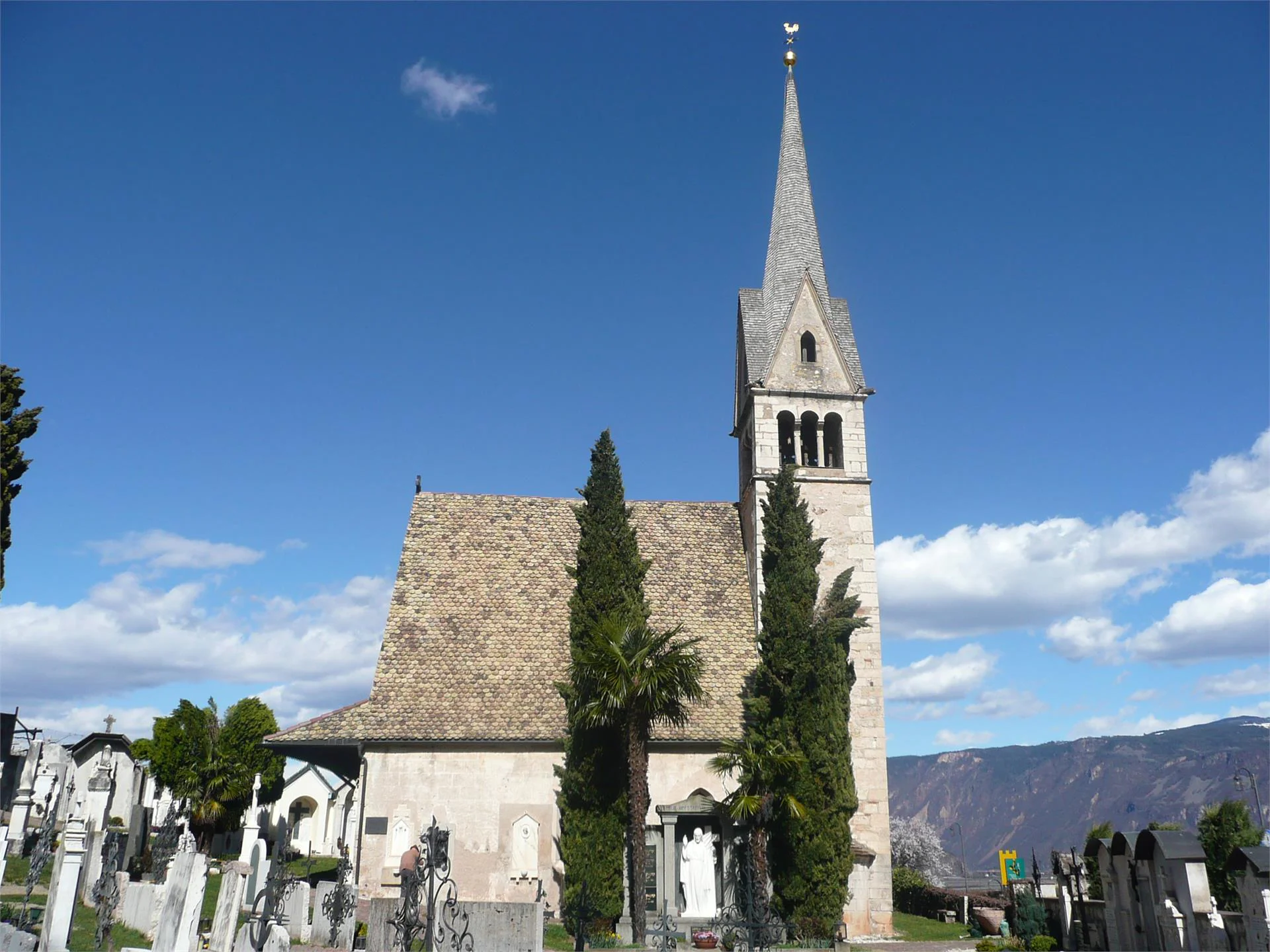 Chiesa St. Valentin Termeno sulla Strada del Vino 1 suedtirol.info
