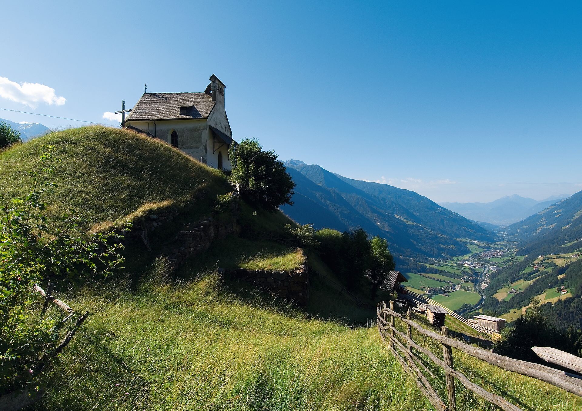 Church of St. Hippolytus in Glaiten/Le Coste