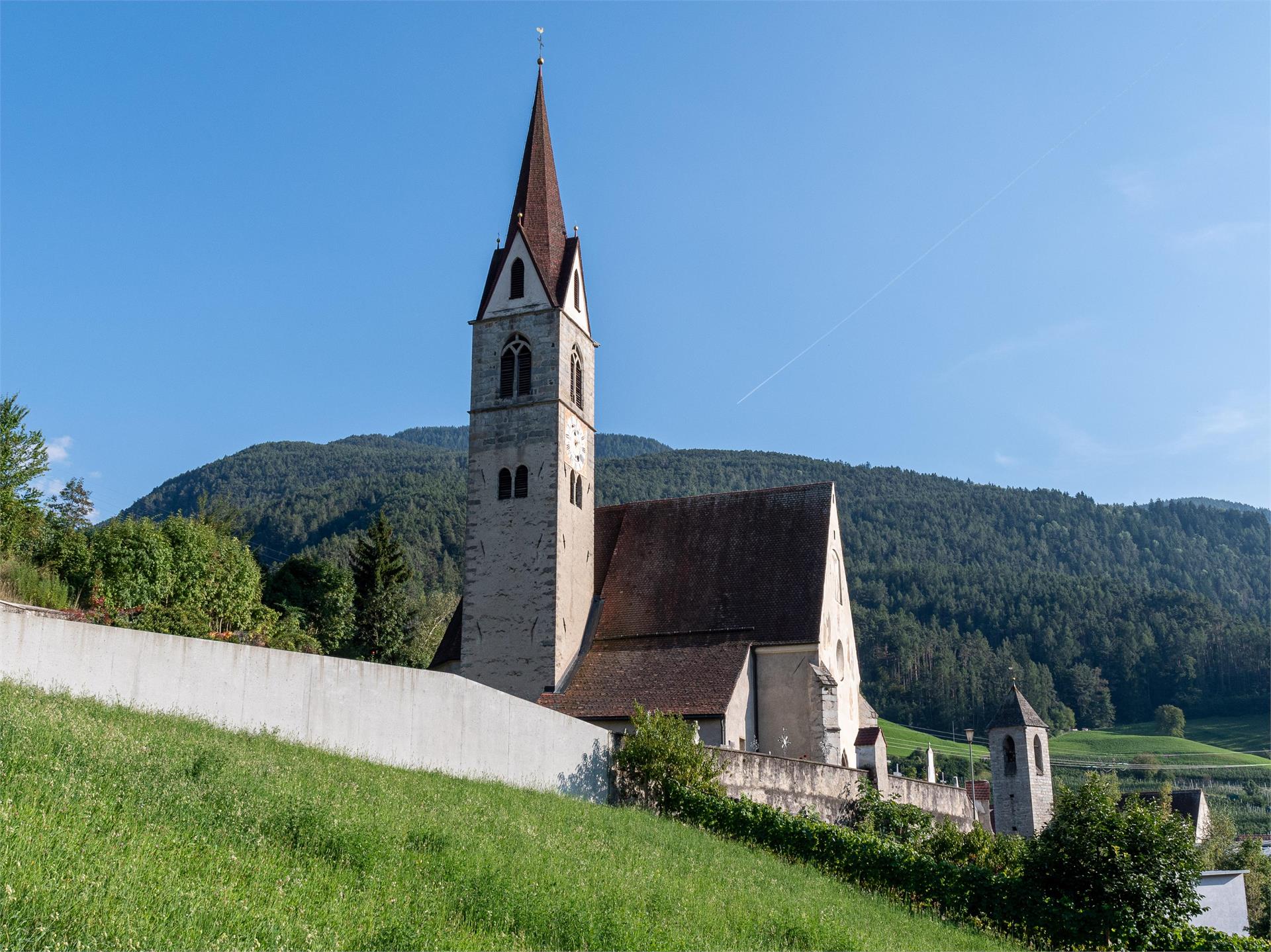 Kirche St. Hermagores in Albeins Brixen 4 suedtirol.info