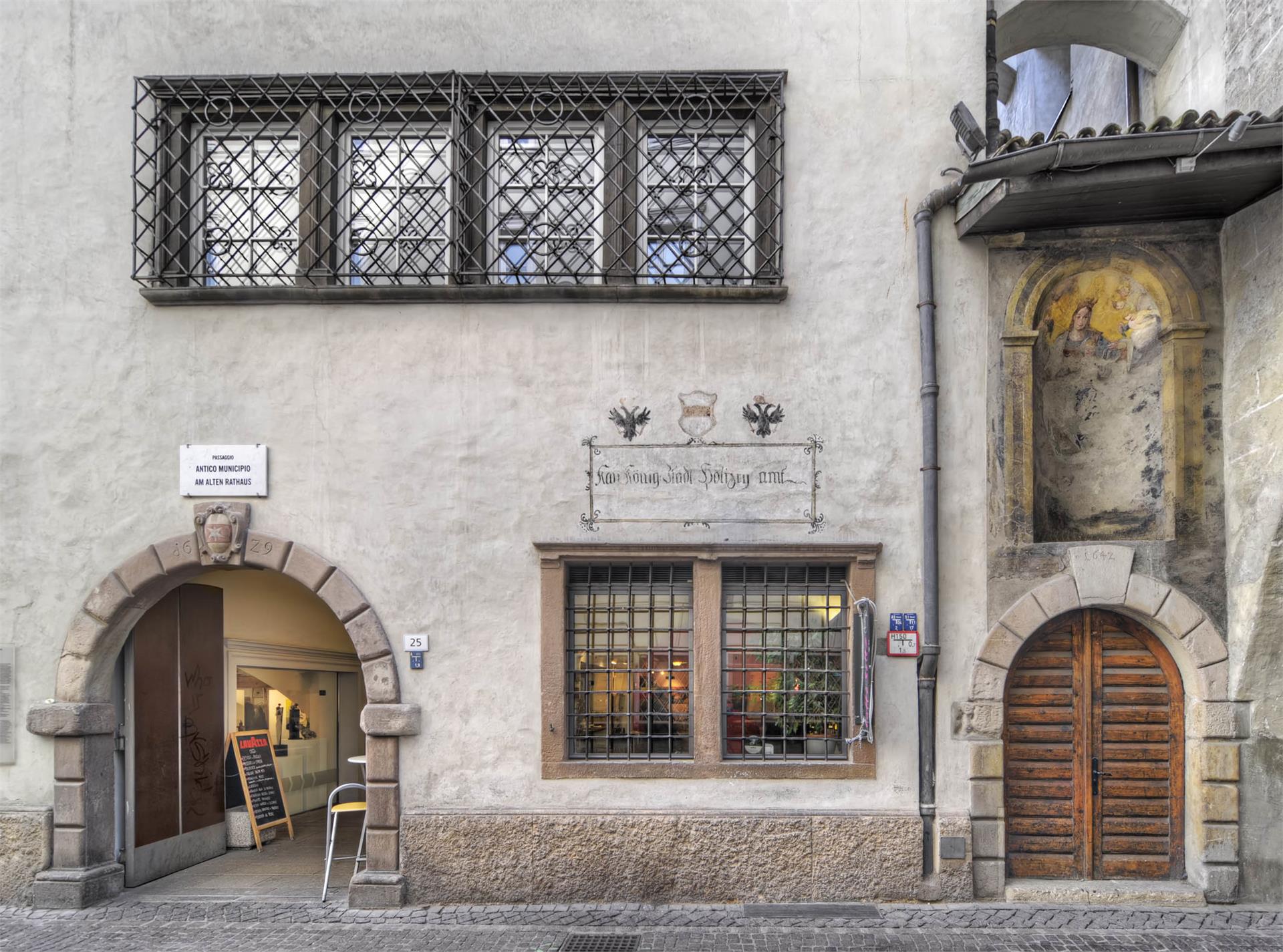 Piccola Galleria Bolzano 1 suedtirol.info