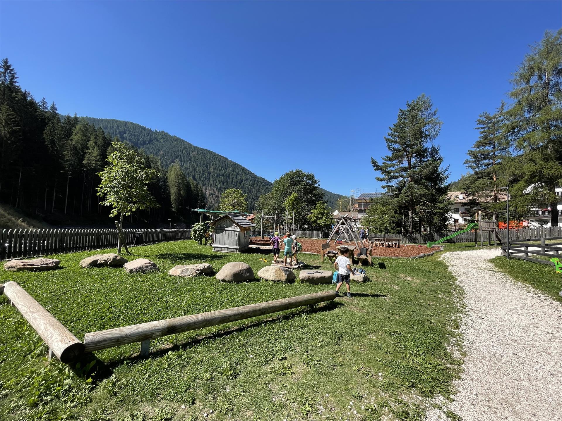 Parco giochi Nova Levante stazione a valle cabinovia Nova Levante 1 suedtirol.info