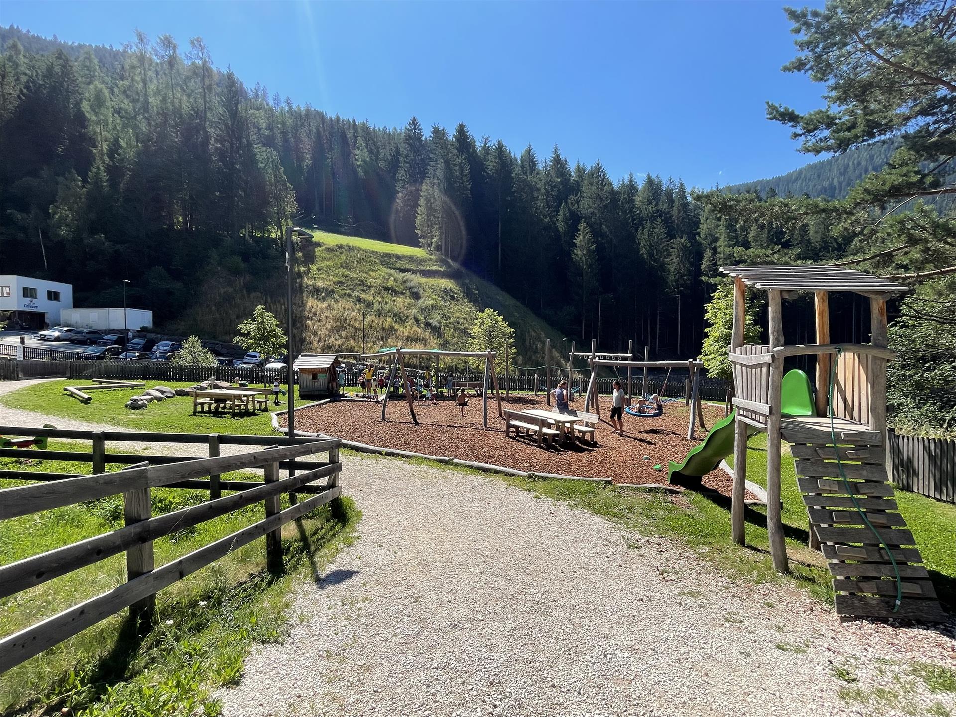 Parco giochi Nova Levante stazione a valle cabinovia Nova Levante 2 suedtirol.info