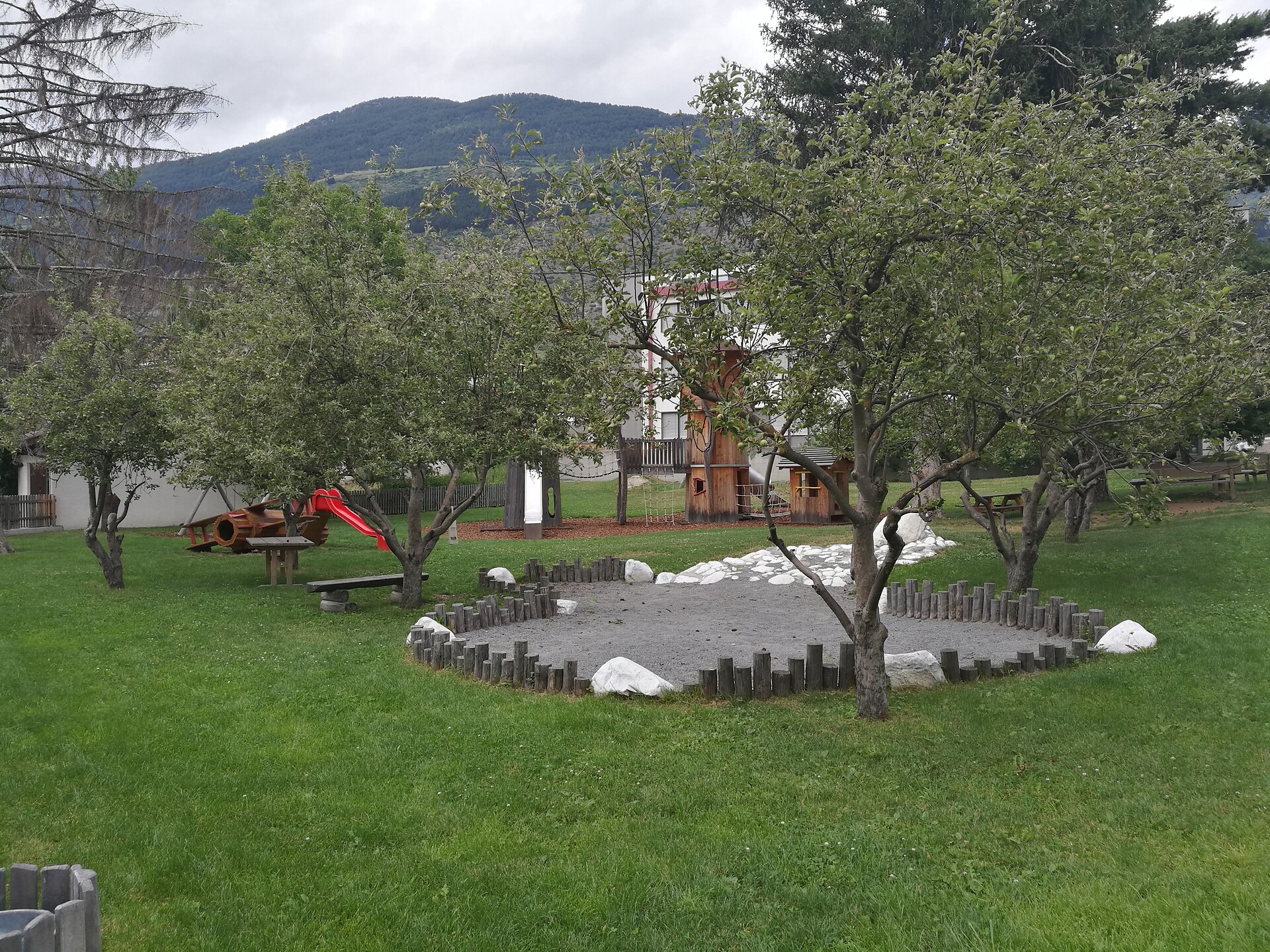 Campo giochi Via Scuole