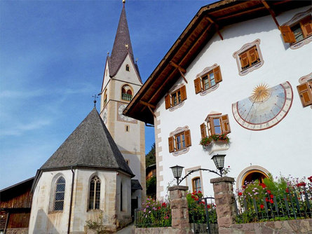 Kirche St. Nikolaus in Tisens Kastelruth 2 suedtirol.info