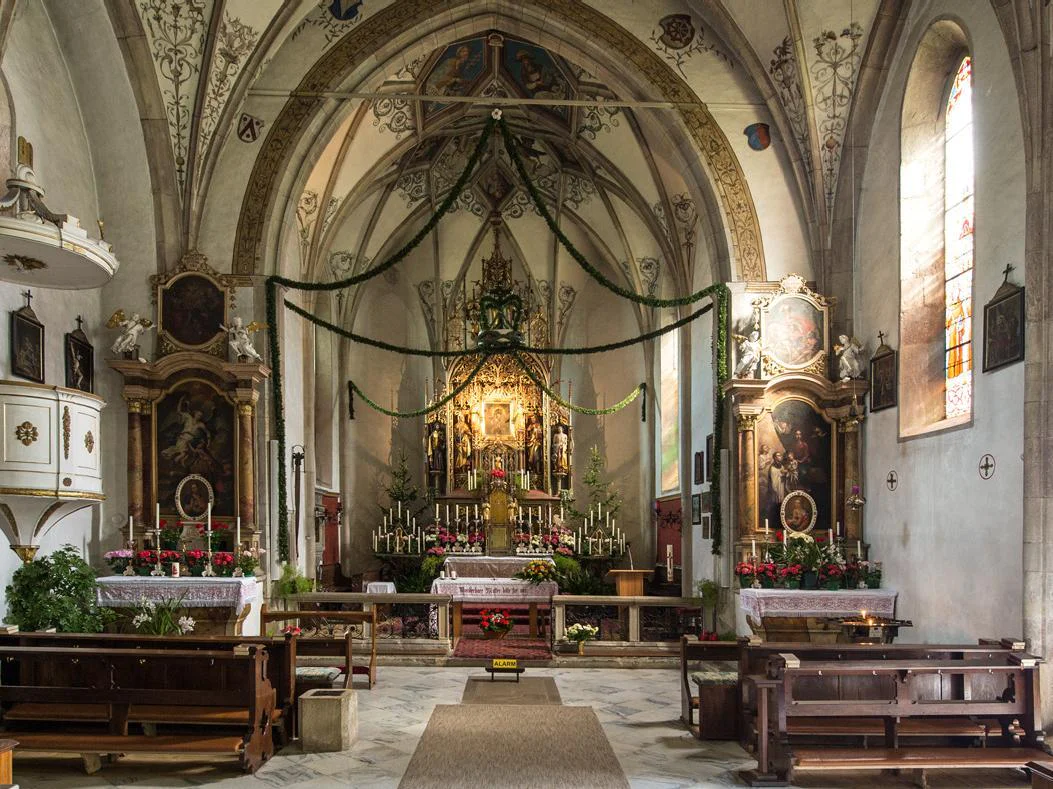 Chiesa a S. Nicolò Caldaro sulla Strada del Vino 3 suedtirol.info