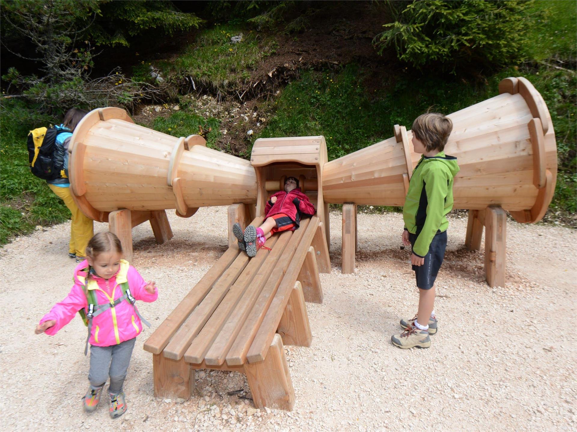 Parco giochi centro di Nova Ponente - Via Castello Thurn Nova Ponente 1 suedtirol.info