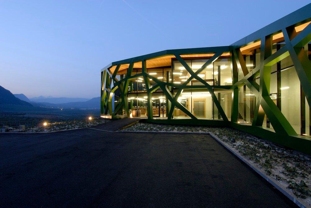 Cantina Termeno Termeno sulla Strada del Vino 2 suedtirol.info