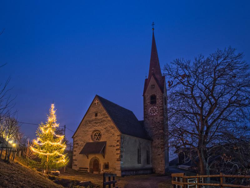 Chiesa di S. Ingenuino e S. Albuino a S. Ingenuino Barbiano 2 suedtirol.info