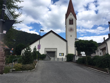 Kirche zum Hl. Andreas - Oberrasen Rasen-Antholz 1 suedtirol.info