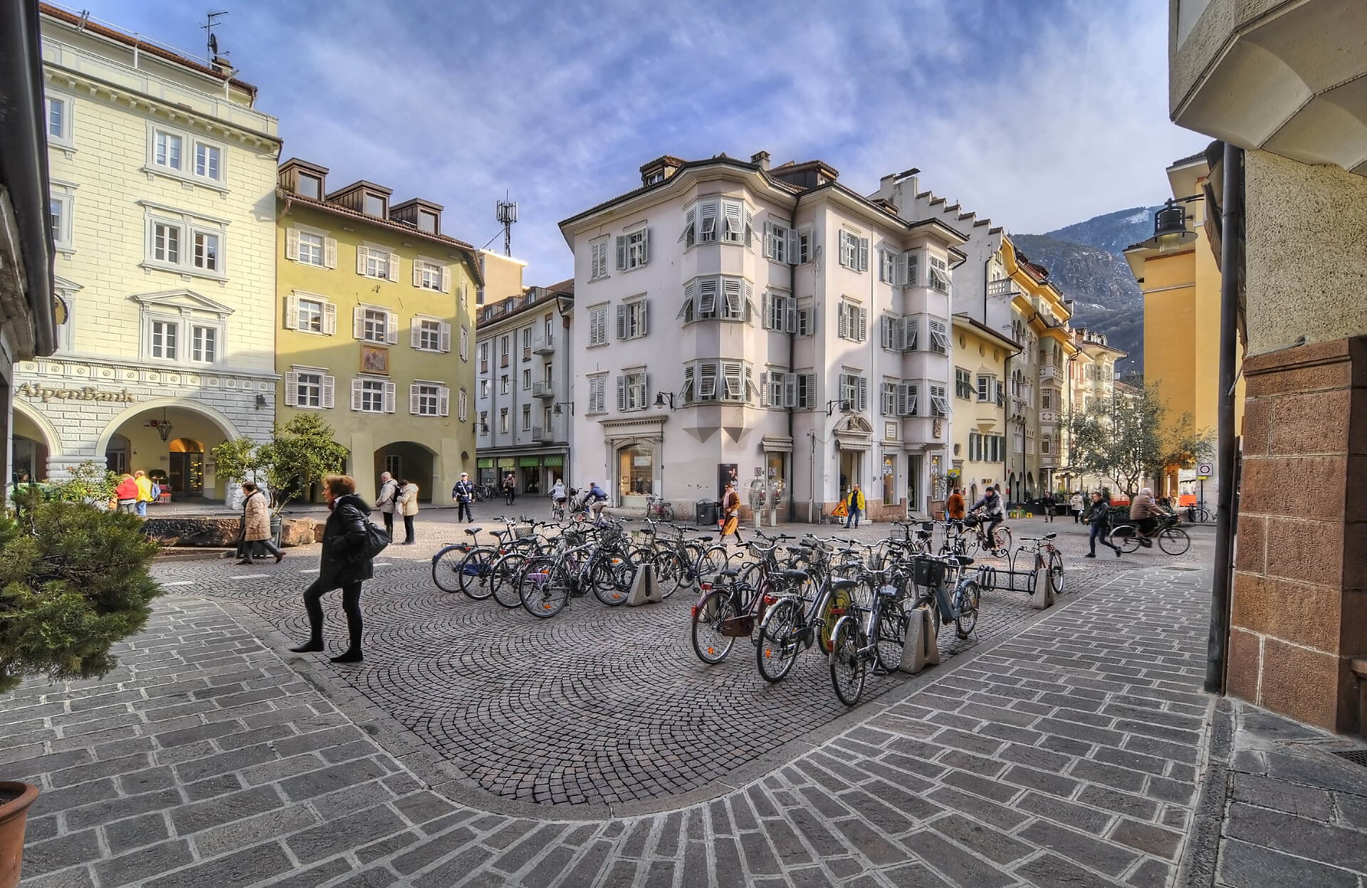 Piazza del Grano a Bolzano/Kornplatz in Bozen Bolzano/Bozen 1 suedtirol.info