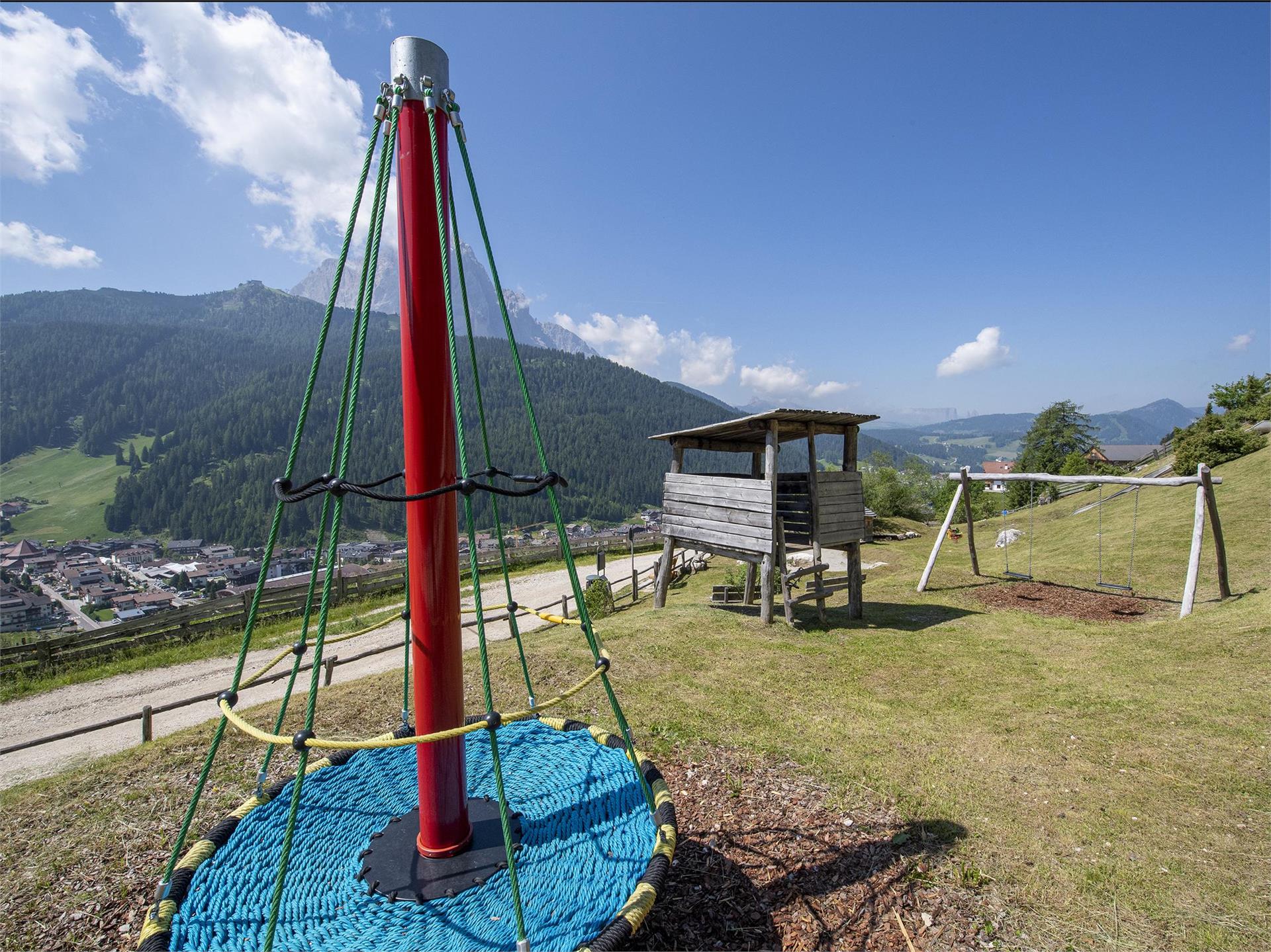 Kinderspielplatz Daunëi Wolkenstein 4 suedtirol.info