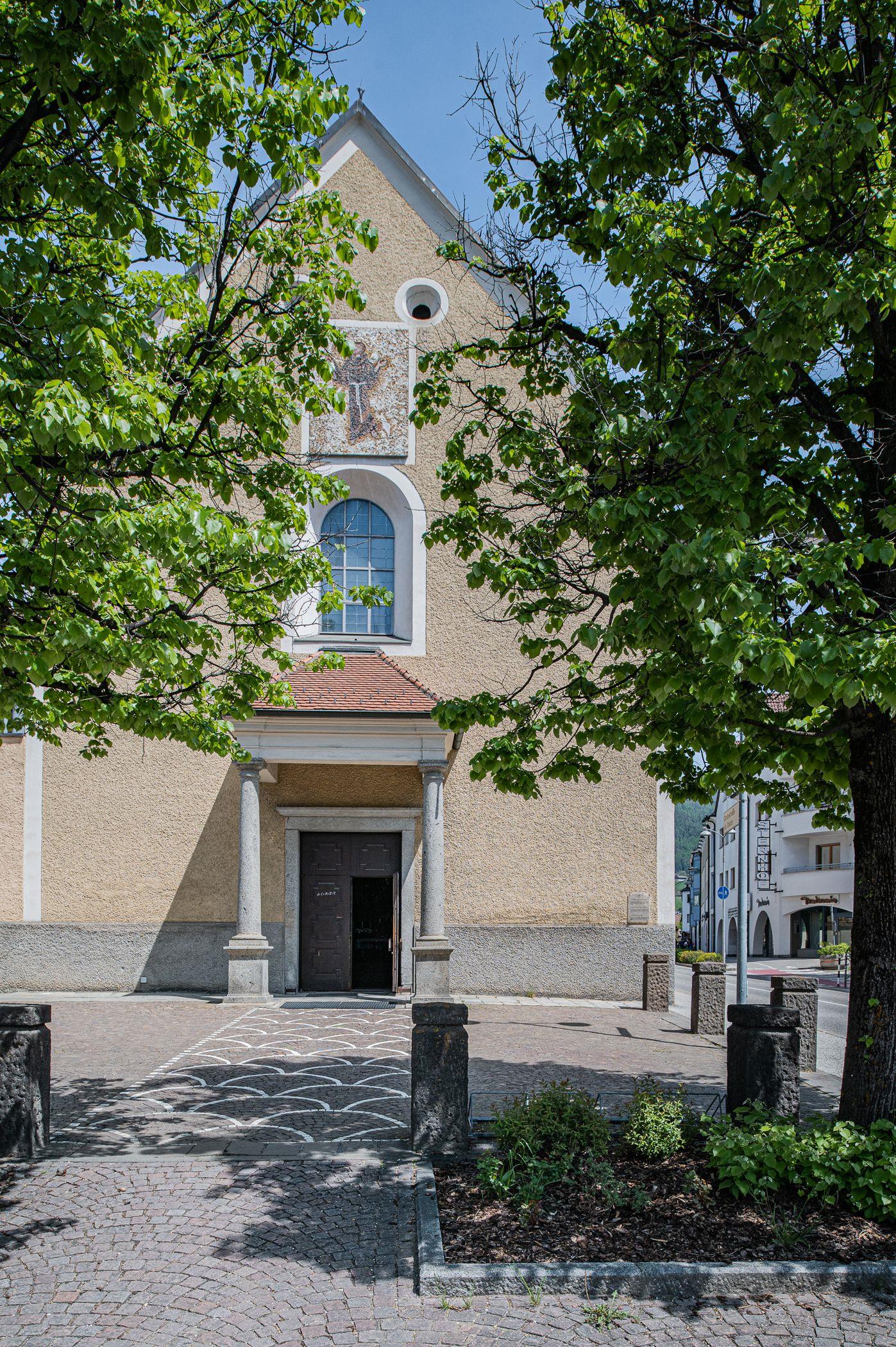 Chiesa dei Cappuccini Brunico 1 suedtirol.info