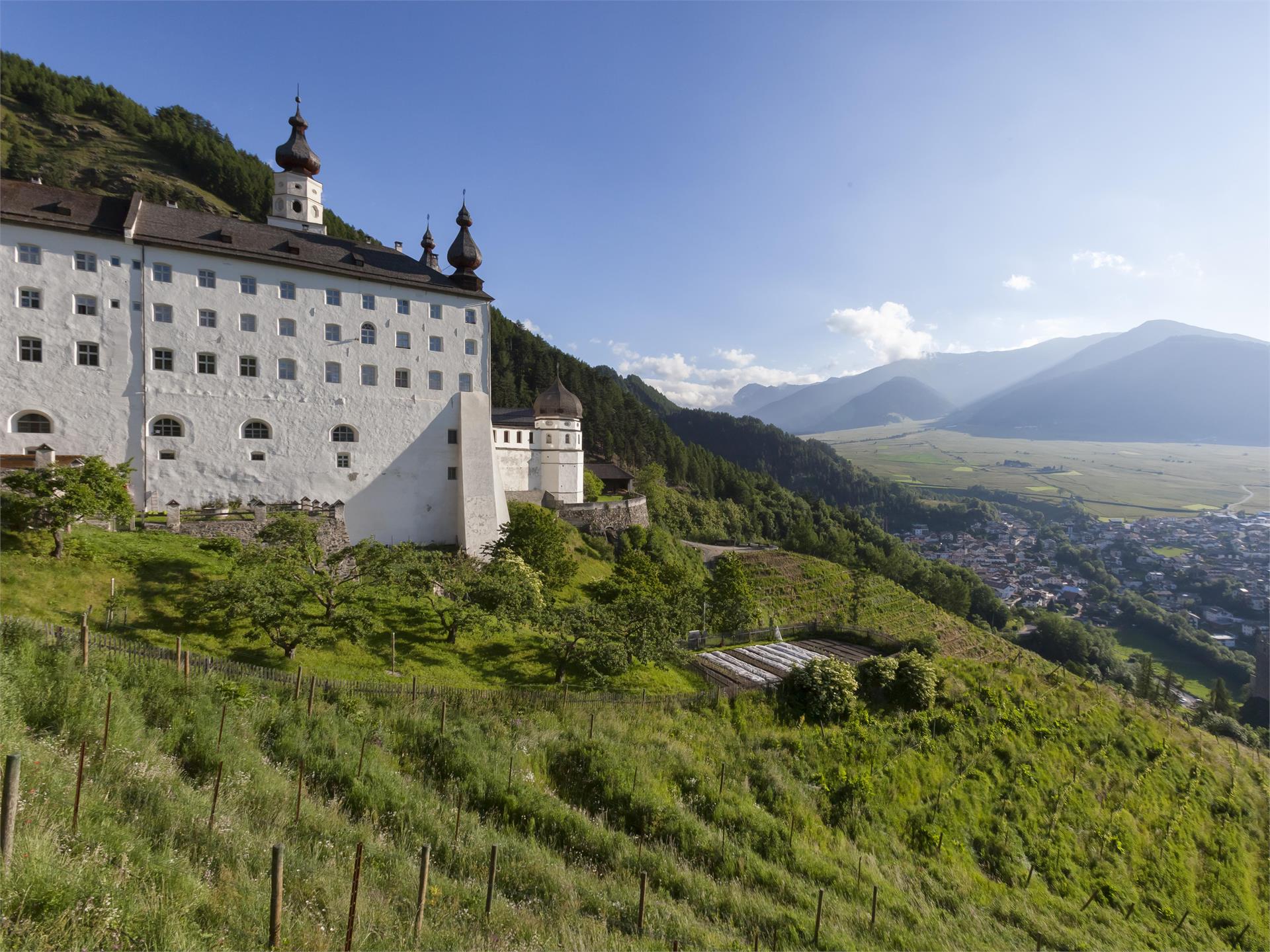 Abbazia di Monte Maria Malles 1 suedtirol.info