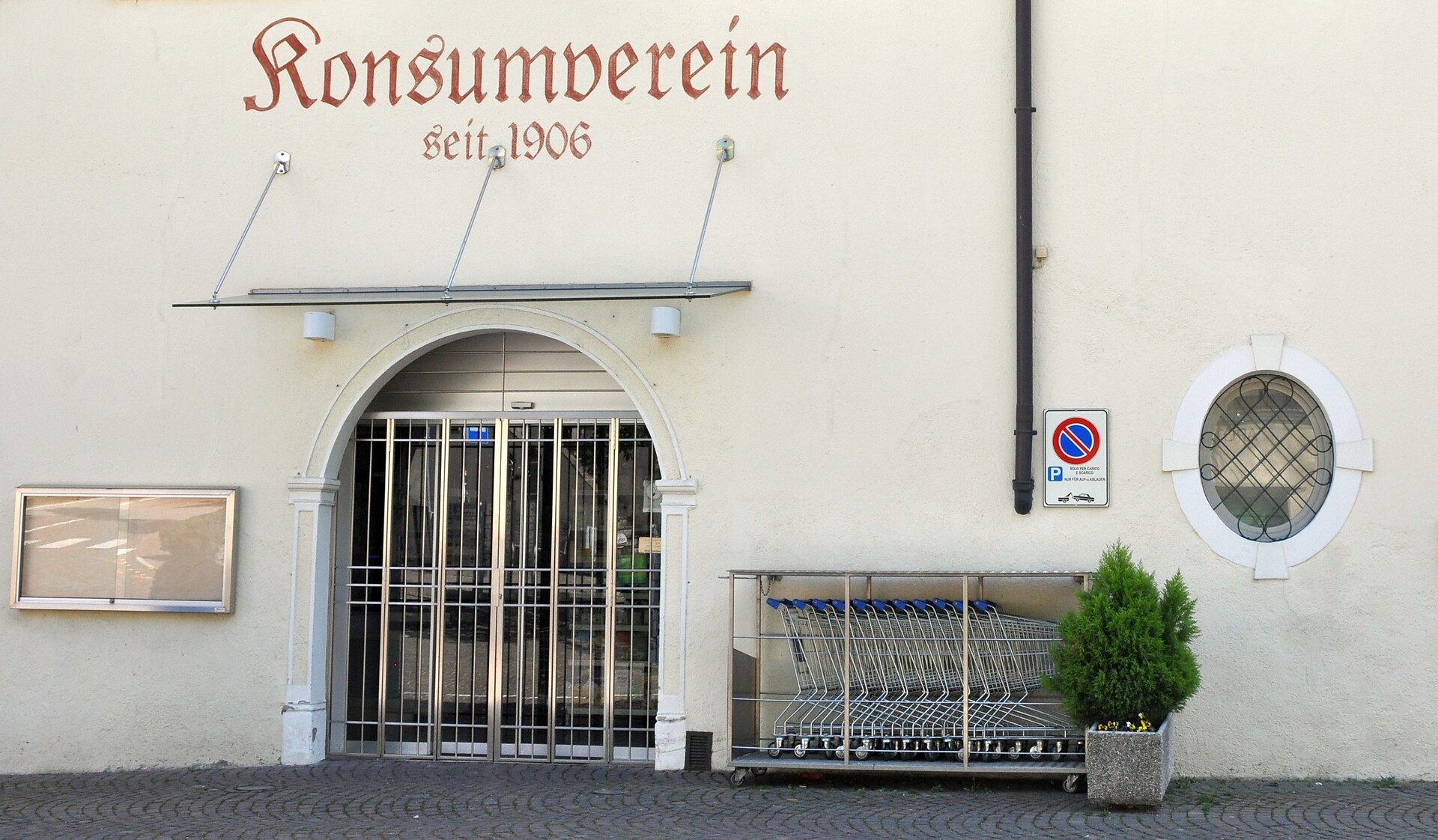 Cooperativa di Consumo Cortaccia Cortaccia sulla Strada del Vino 1 suedtirol.info