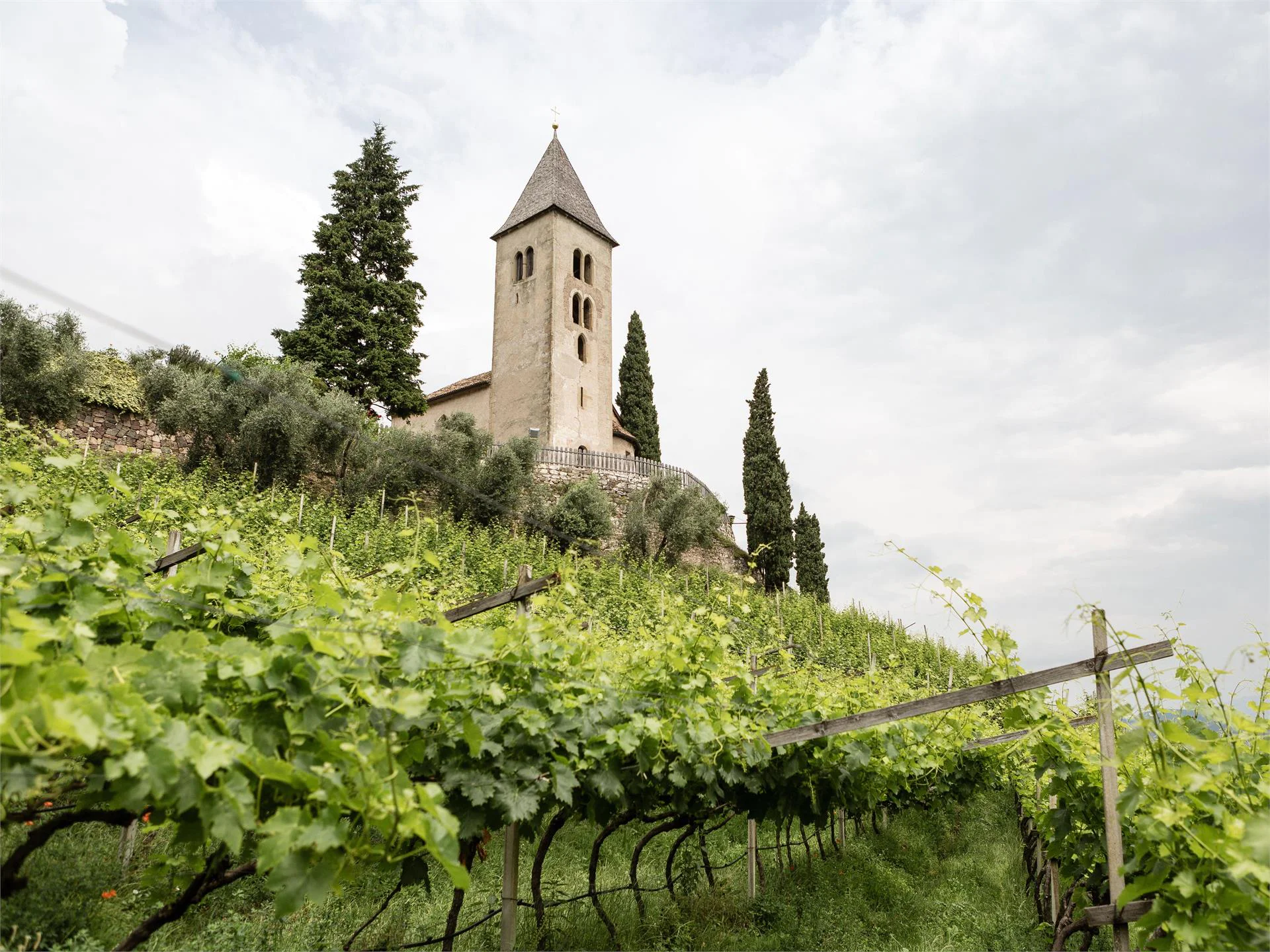 Kirche St. Jakob in Kastelaz Tramin an der Weinstraße 1 suedtirol.info