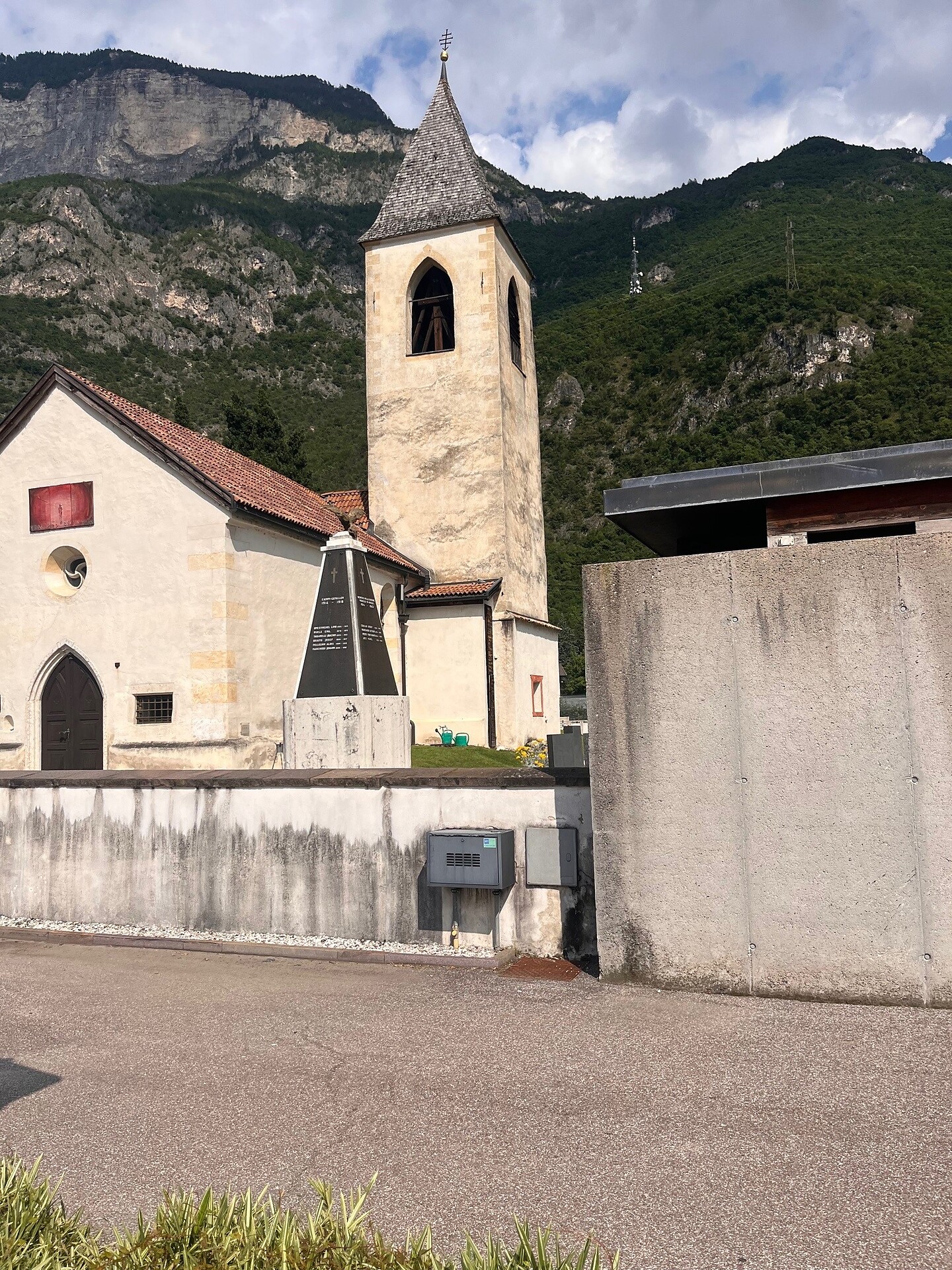 Church of Saint Laurentius - Laag / Laghetti - Alto Adige Wine Road - #1 - suedtirol.info