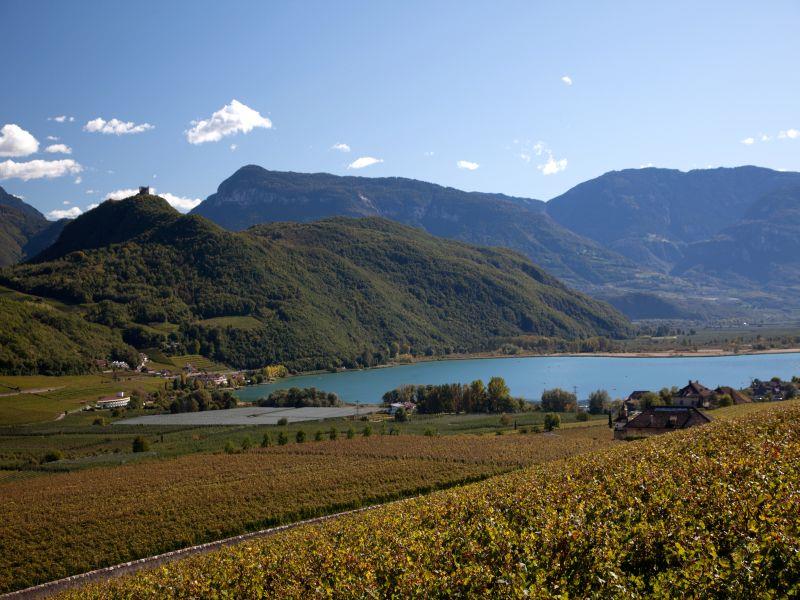 Lake Kaltern Kaltern an der Weinstraße/Caldaro sulla Strada del Vino 15 suedtirol.info