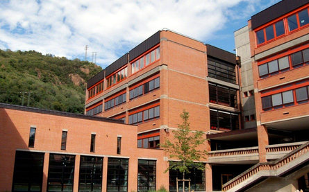 Luigi Einaudi Province Vocational School Bolzano/Bozen 1 suedtirol.info