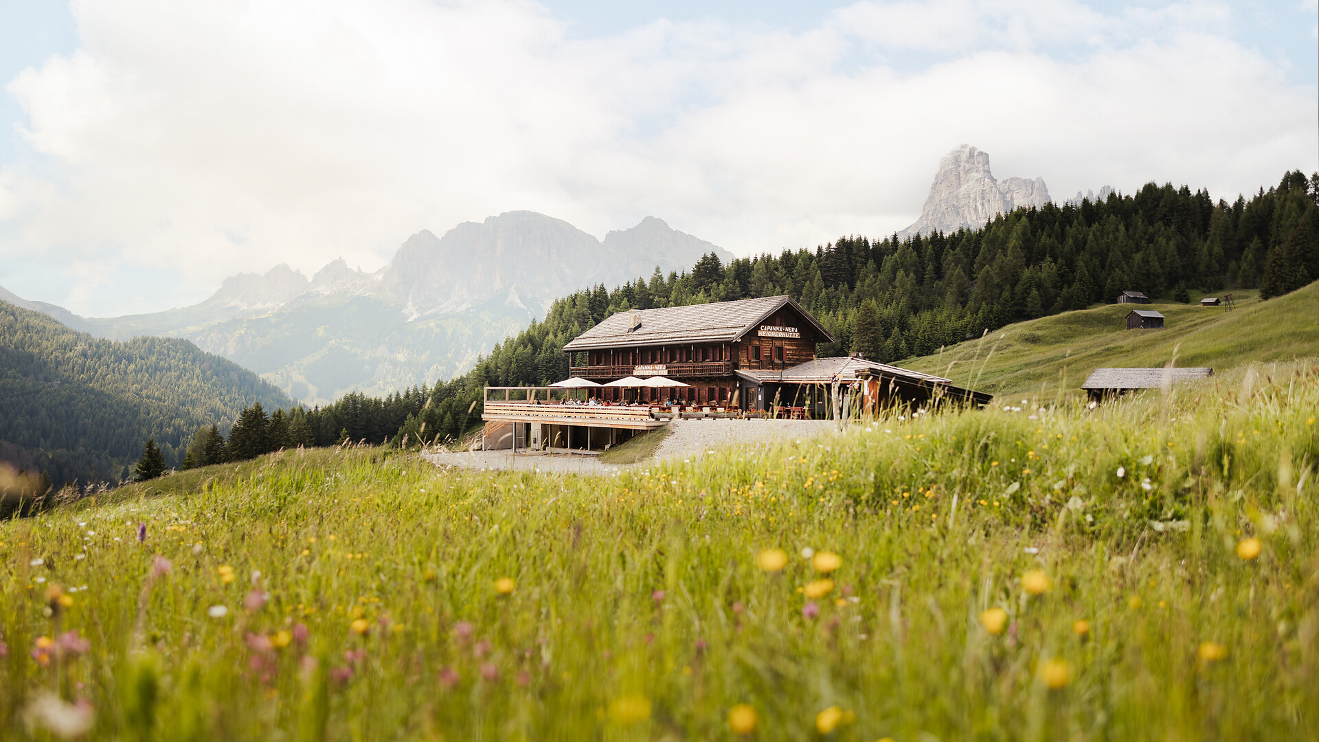 Stazione per ricarica e-bike - Rifugio Capanna Nera - Regione dolomitica Alta Badia - #1 - suedtirol.info
