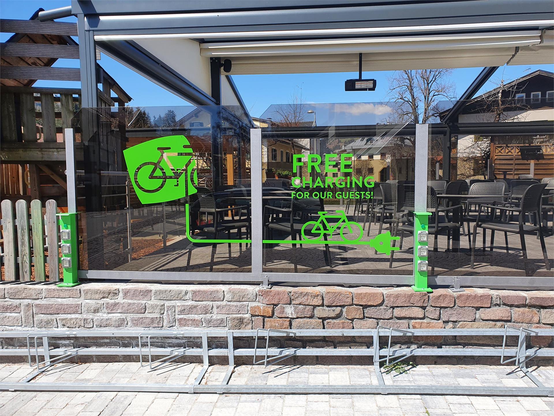 E-bike charging station Dorfcafe Welsberg-Taisten/Monguelfo-Tesido 1 suedtirol.info
