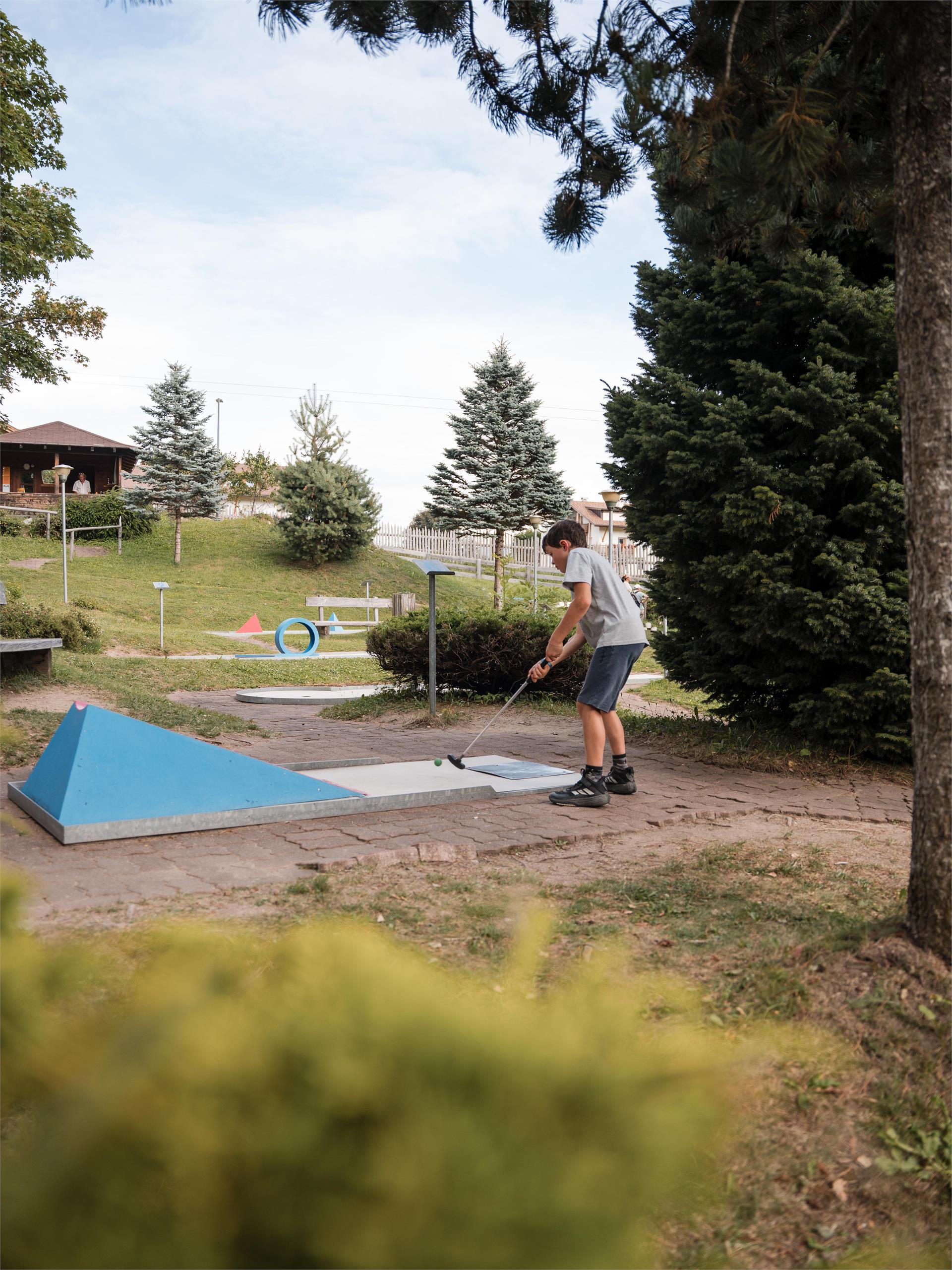 Minigolf Meransen Mühlbach 3 suedtirol.info