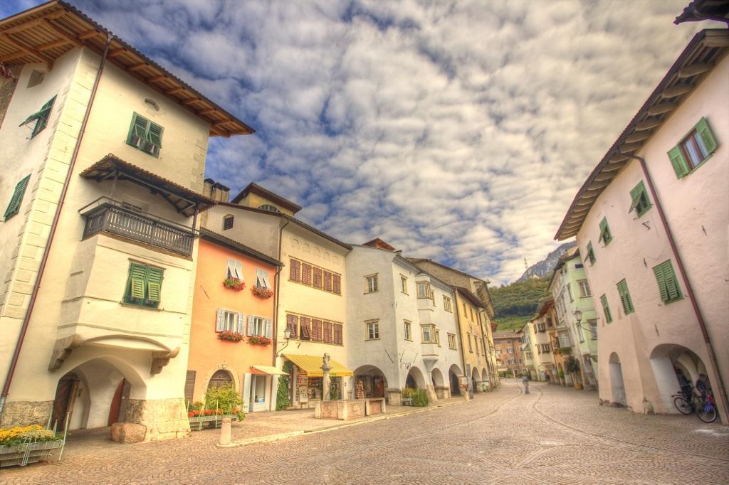 Malerische Lauben von Neumarkt Neumarkt 1 suedtirol.info
