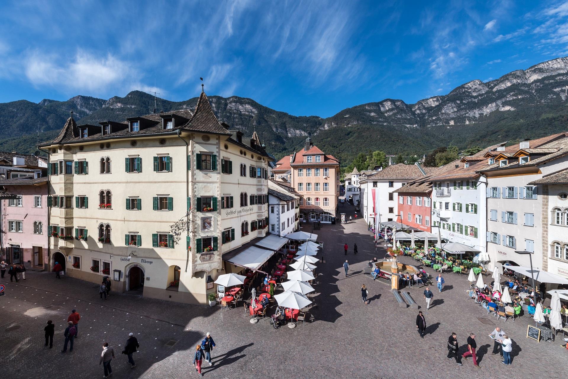 Marktplatz Kaltern Kaltern an der Weinstraße 1 suedtirol.info