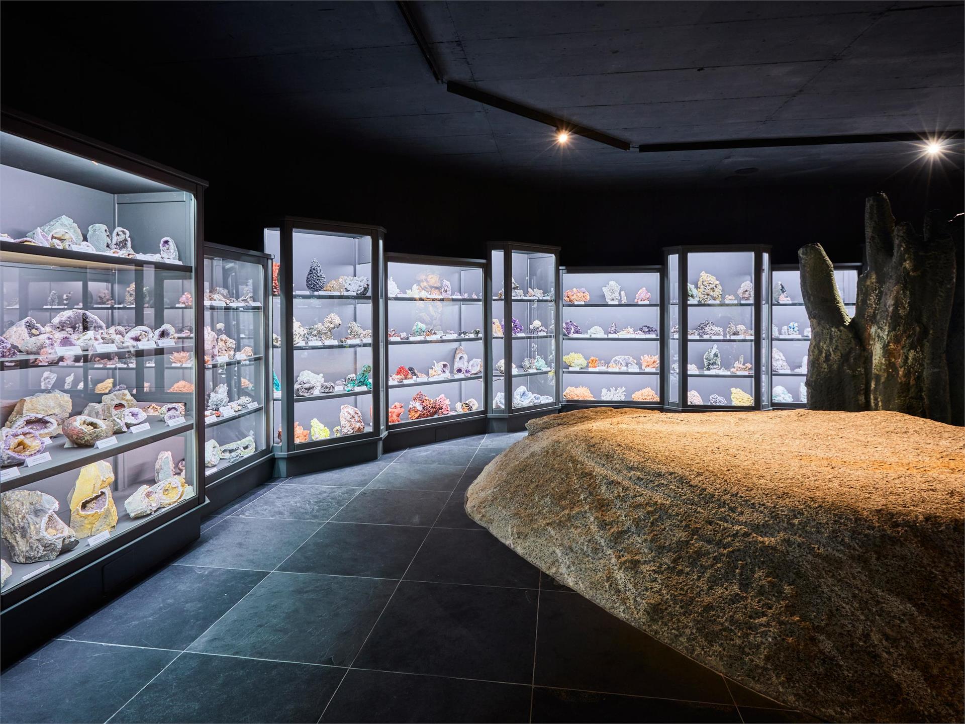 Mineralienmuseum Natz Natz-Schabs 2 suedtirol.info