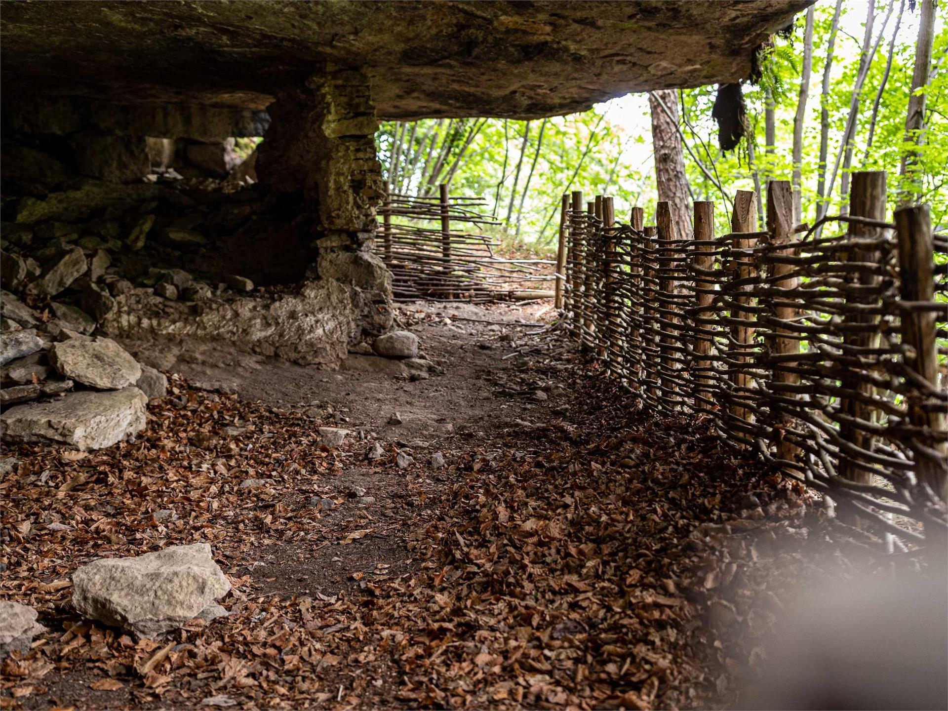 Wohnhöhle "Mortner Gufl" Karneid 3 suedtirol.info