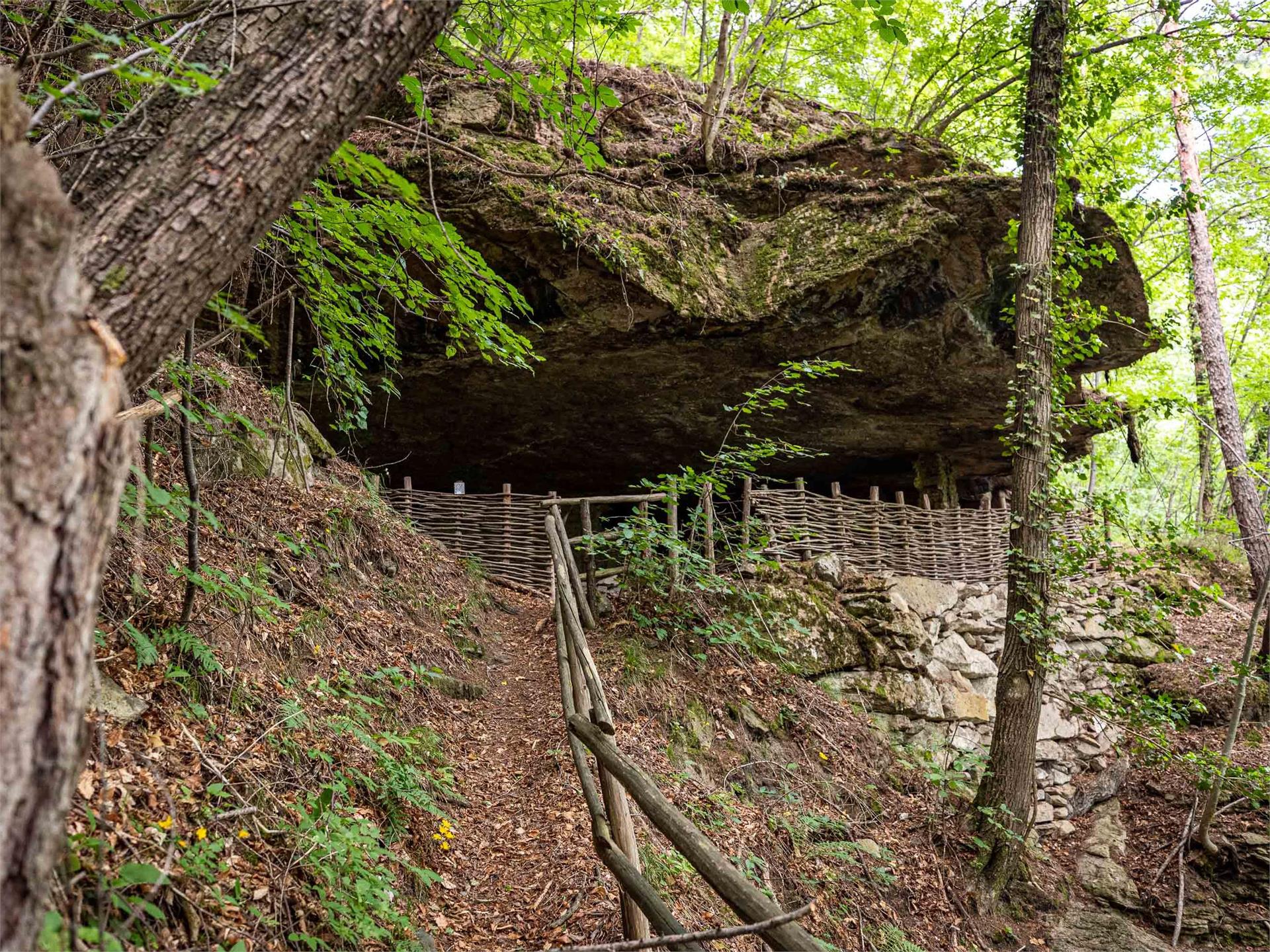 Wohnhöhle "Mortner Gufl" Karneid 1 suedtirol.info