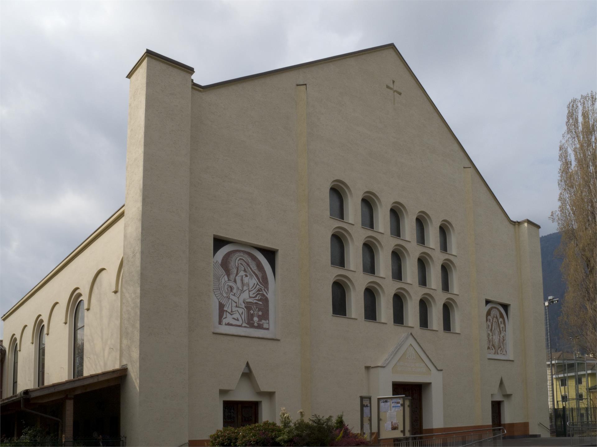 Maria Himmelfahrtskirche Meran 1 suedtirol.info