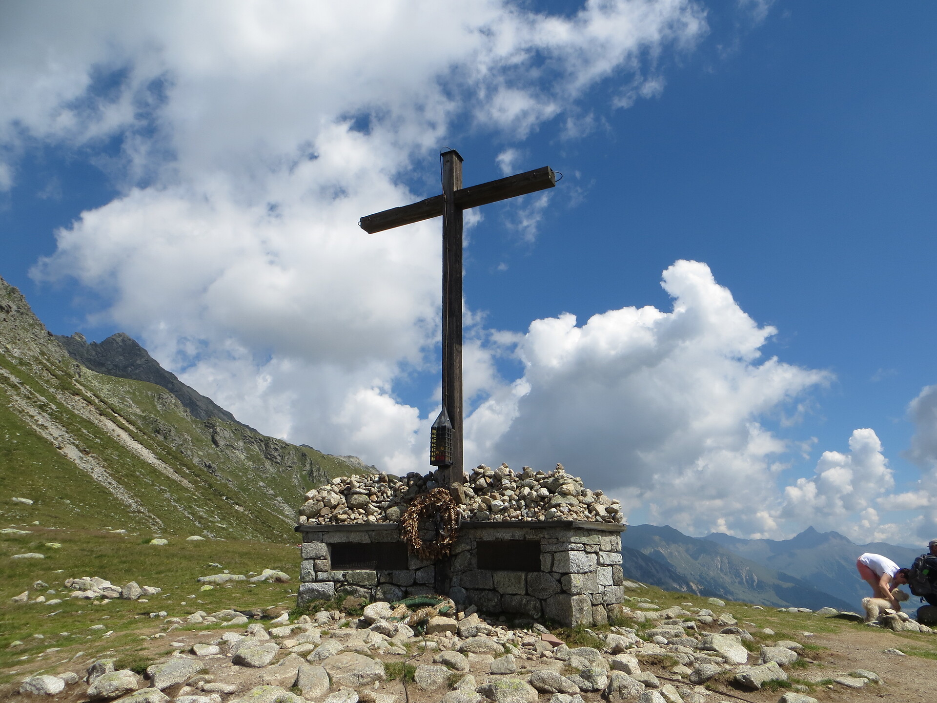 The monument commemorates the fallen of the 2nd world war