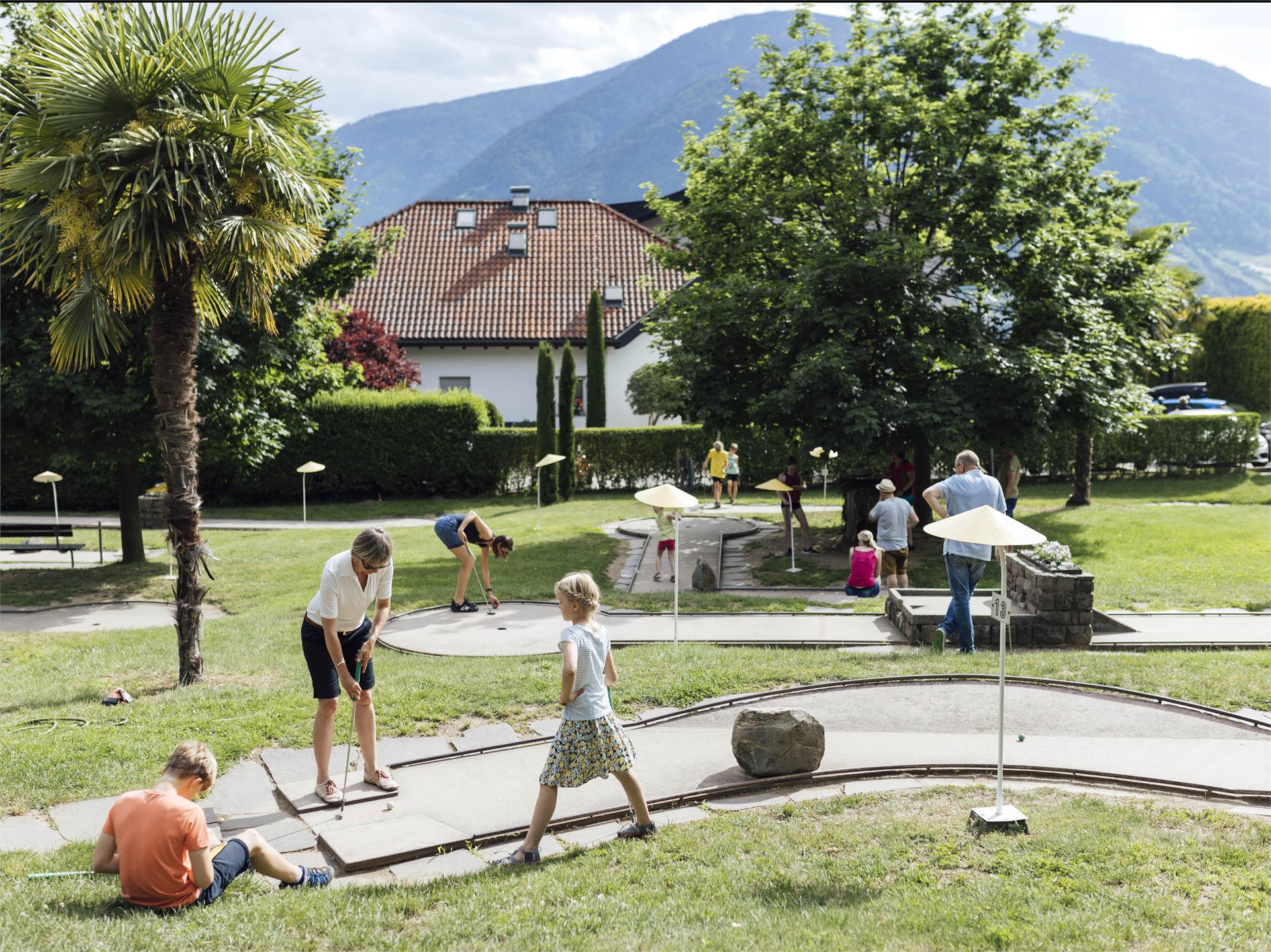 Mini Golf Dorf Tirol/Tirolo Tirol/Tirolo 2 suedtirol.info