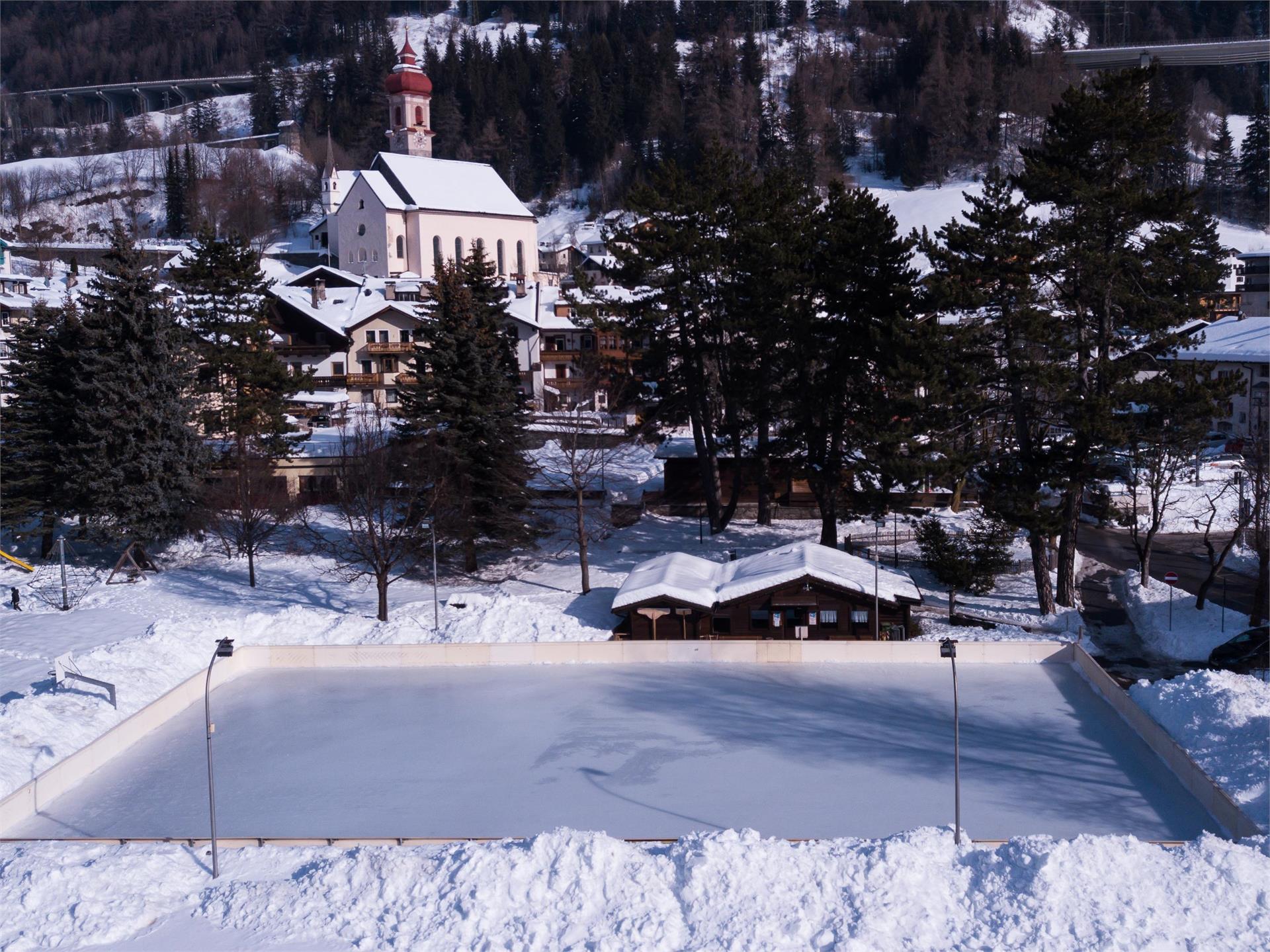Eislaufplatz in Gossensass Brenner 1 suedtirol.info