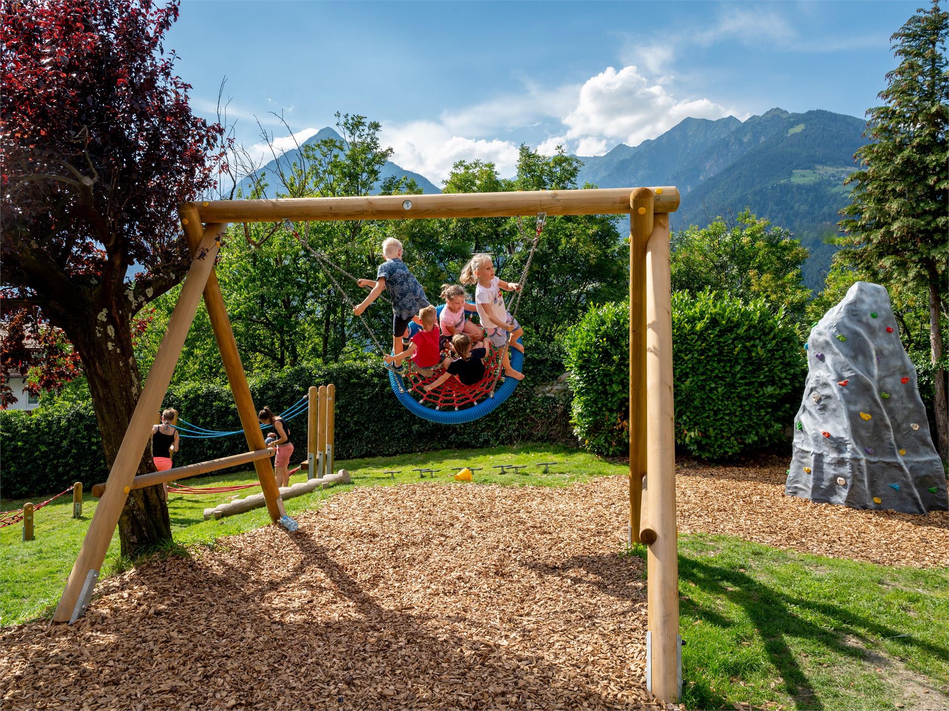 Naturspielplatz Rebenpark in Schenna bei Meran Schenna 3 suedtirol.info