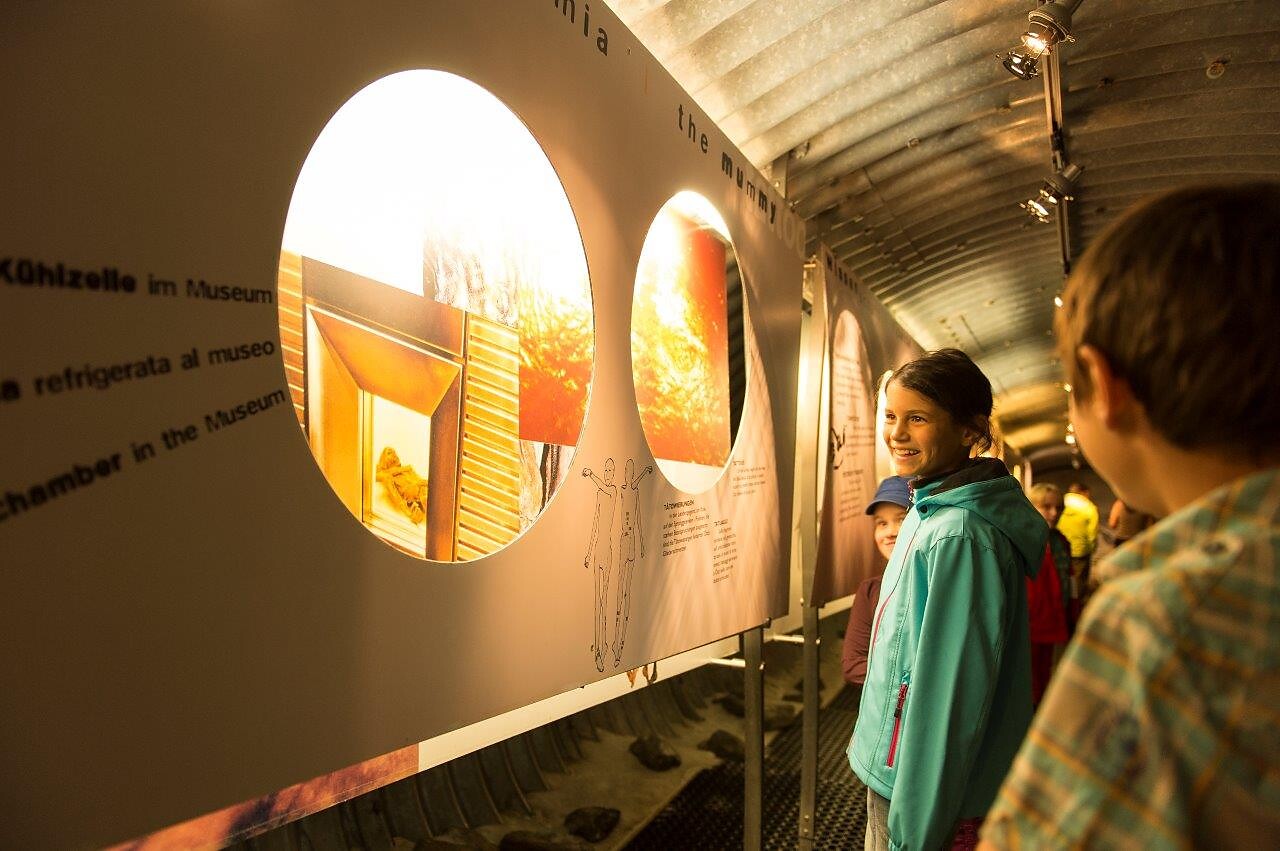 Ötzi Show Gallery