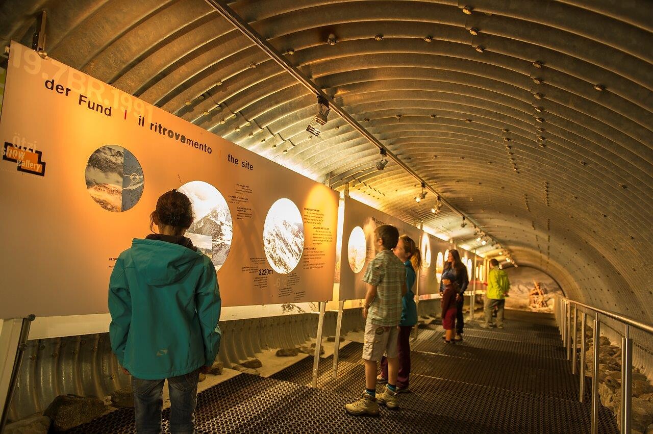 Ötzi Show Gallery