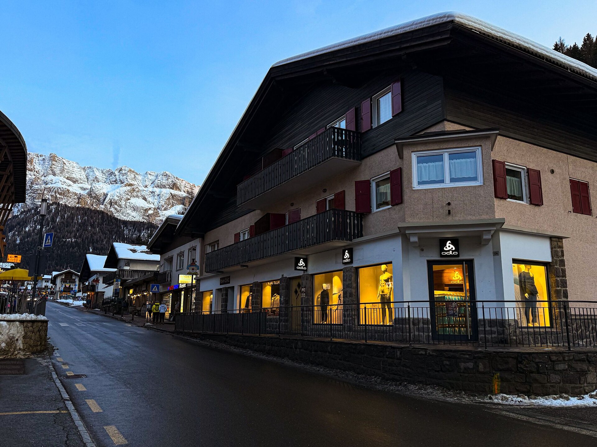 Odlo Store Selva - Dolomites Region Val Gardena - #1 - suedtirol.info