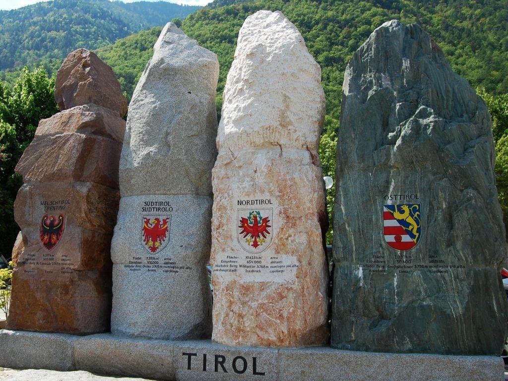 "Tiroler Platz" a Marlengo Marlengo 3 suedtirol.info