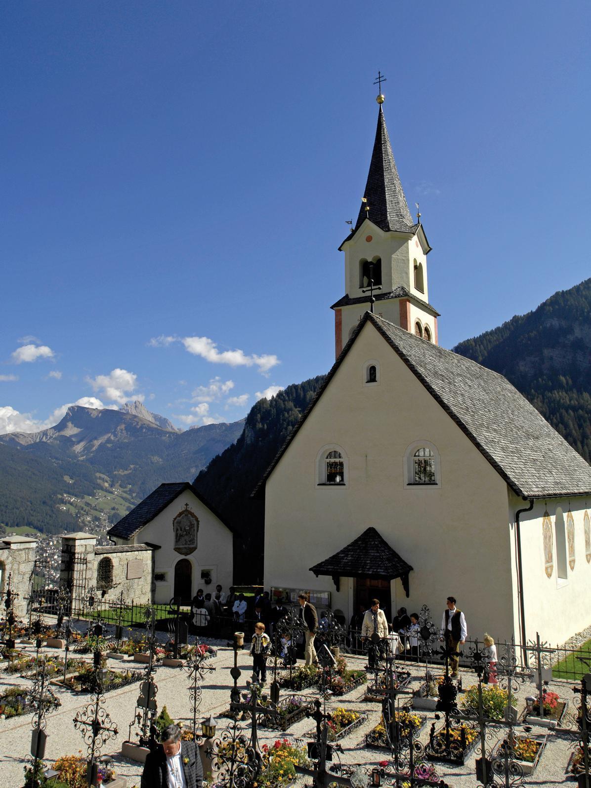 Pufels/Bulla Parish Church Urtijëi/Ortisei 1 suedtirol.info