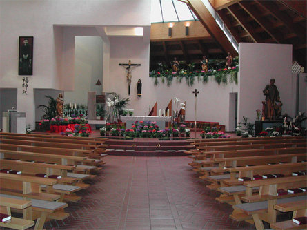 Pfarrkirche Hl. Josef Freinademetz  2 suedtirol.info