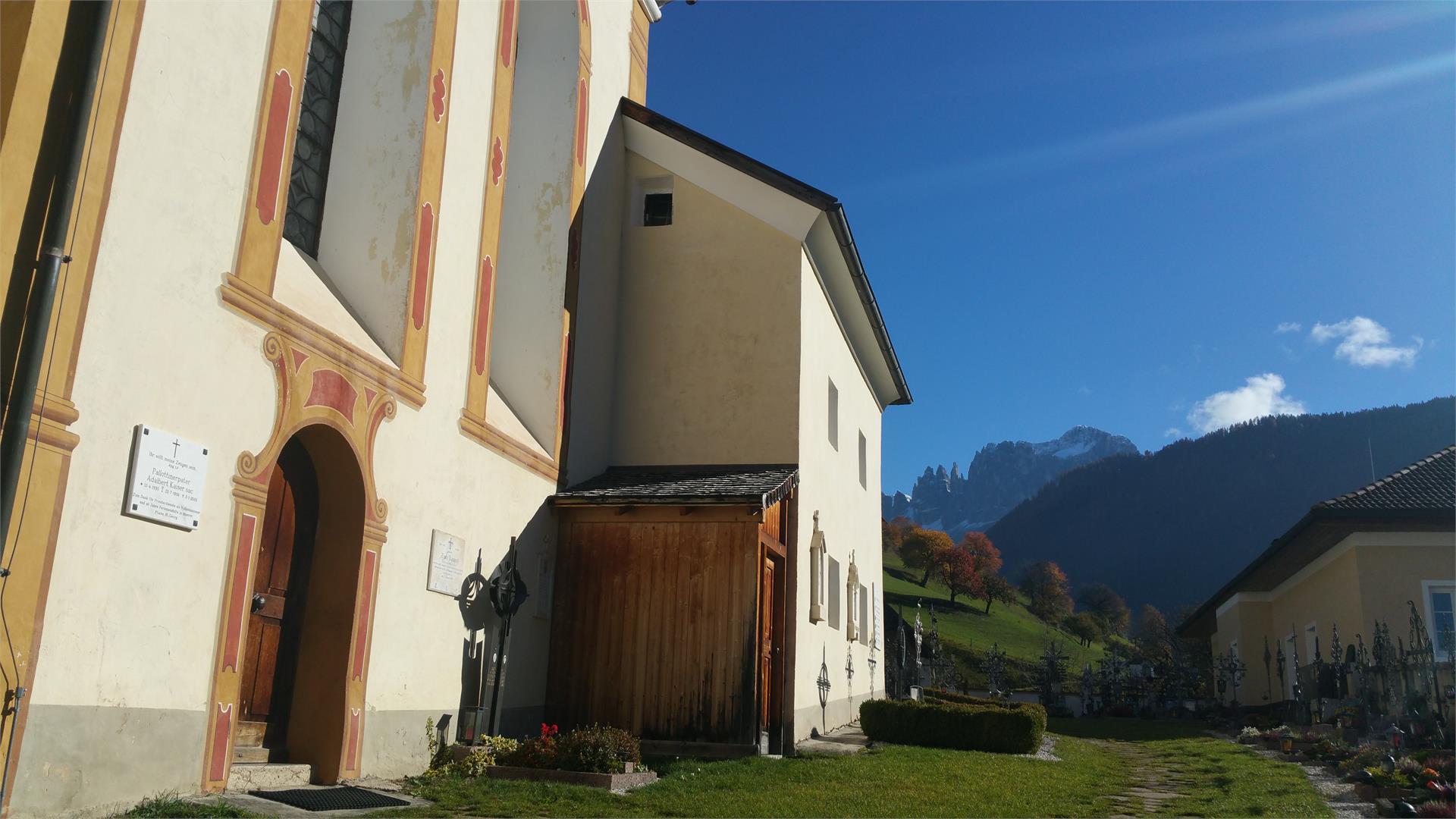 Pfarrkirche zum Heiligen Georg Tiers am Rosengarten 2 suedtirol.info