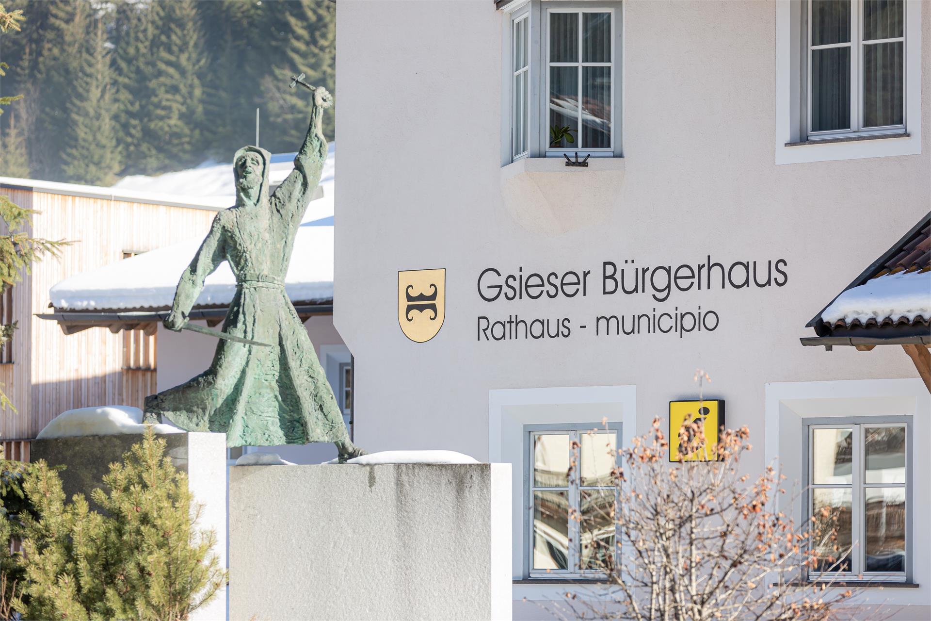 Monument dedicated to Pater Joachim Haspinger Gsies/Valle di Casies 4 suedtirol.info