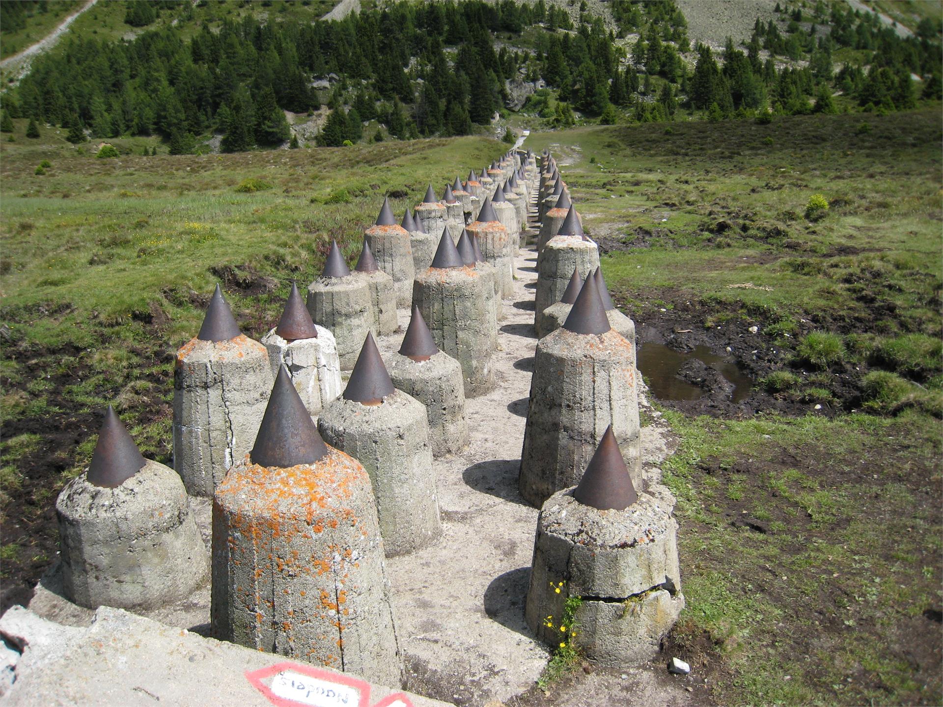 Sbarramento Vallo Alpino del Littorio a Plamort Curon Venosta 1 suedtirol.info