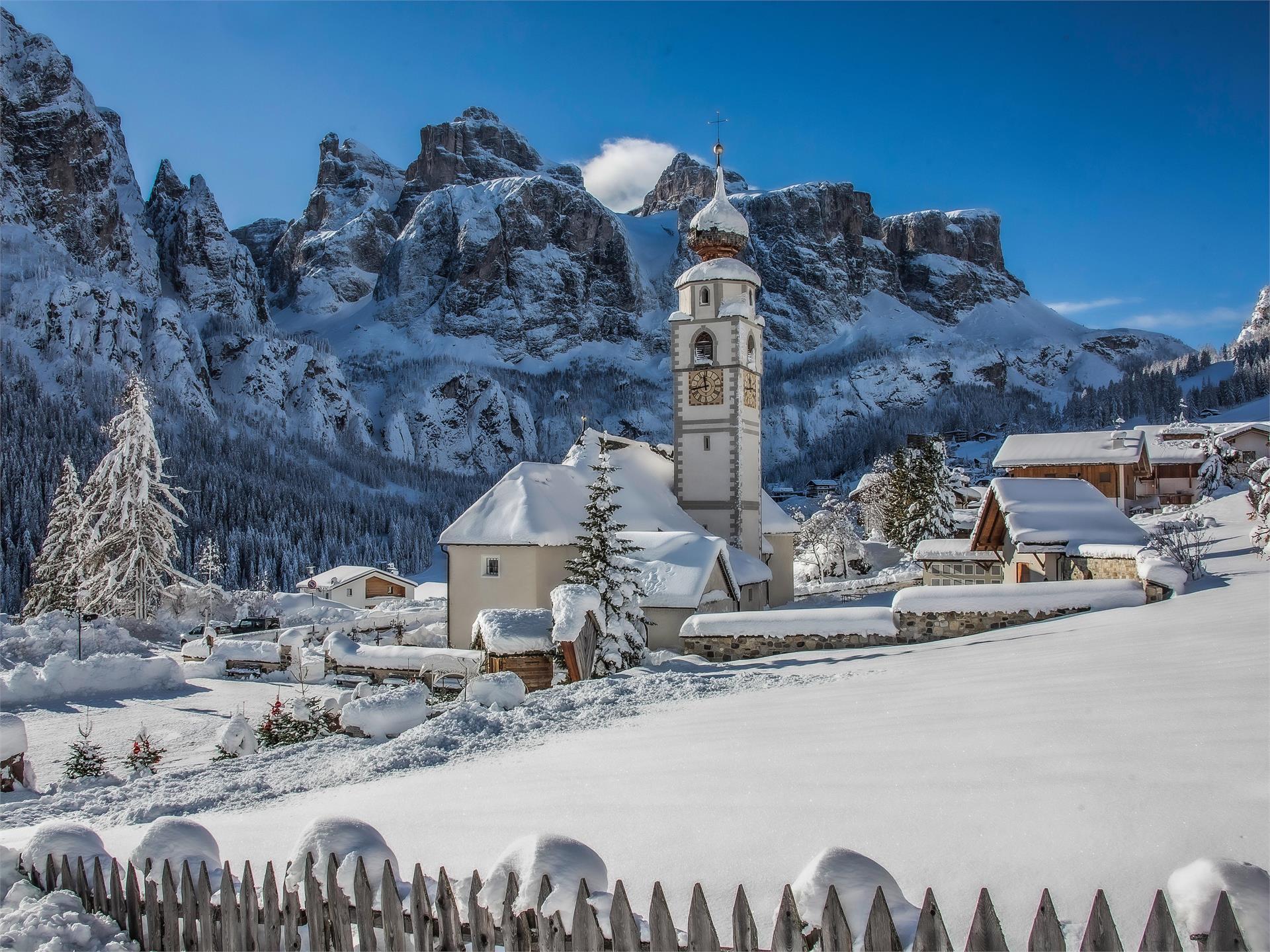 Pfarrkirche St. Vigilius in Colfosco Corvara 2 suedtirol.info