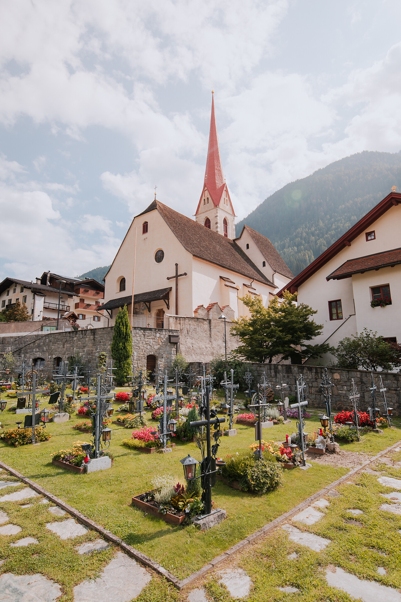 Pfarrkirche Zum Heiligen Leonhard Parish Church in St. Leonhard St.Leonhard in Passeier/San Leonardo in Passiria 7 suedtirol.info