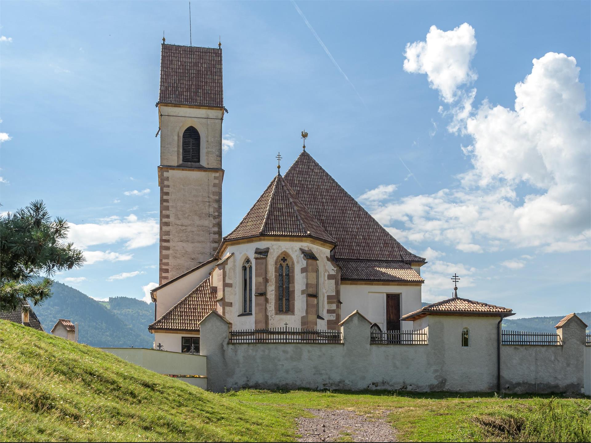 Chiesa di Avigna San Genesio Atesino 1 suedtirol.info